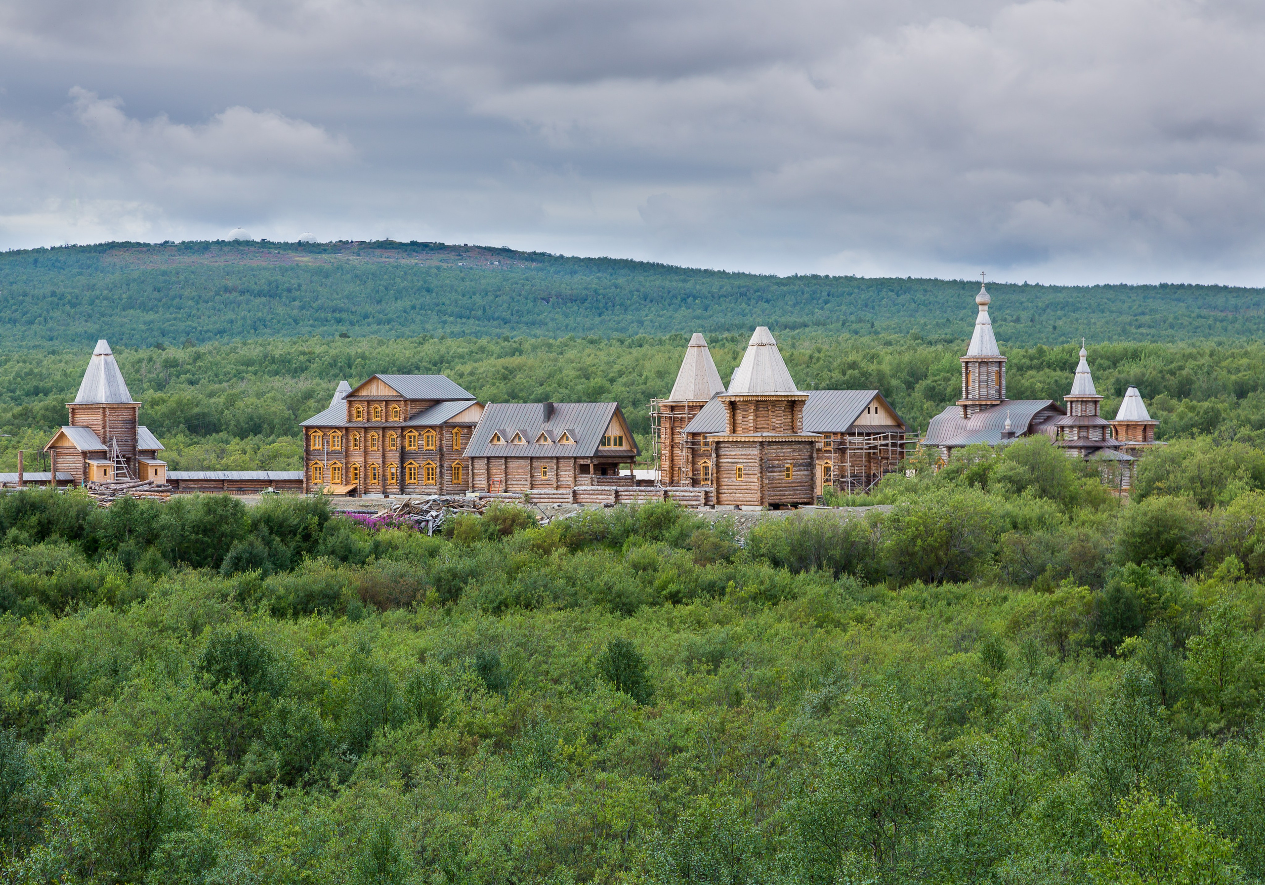 Печенга — край сосновой реки. Пейзажи Крайнего Севера. Баренцево море, Рыбачий, Средний, Немецкий