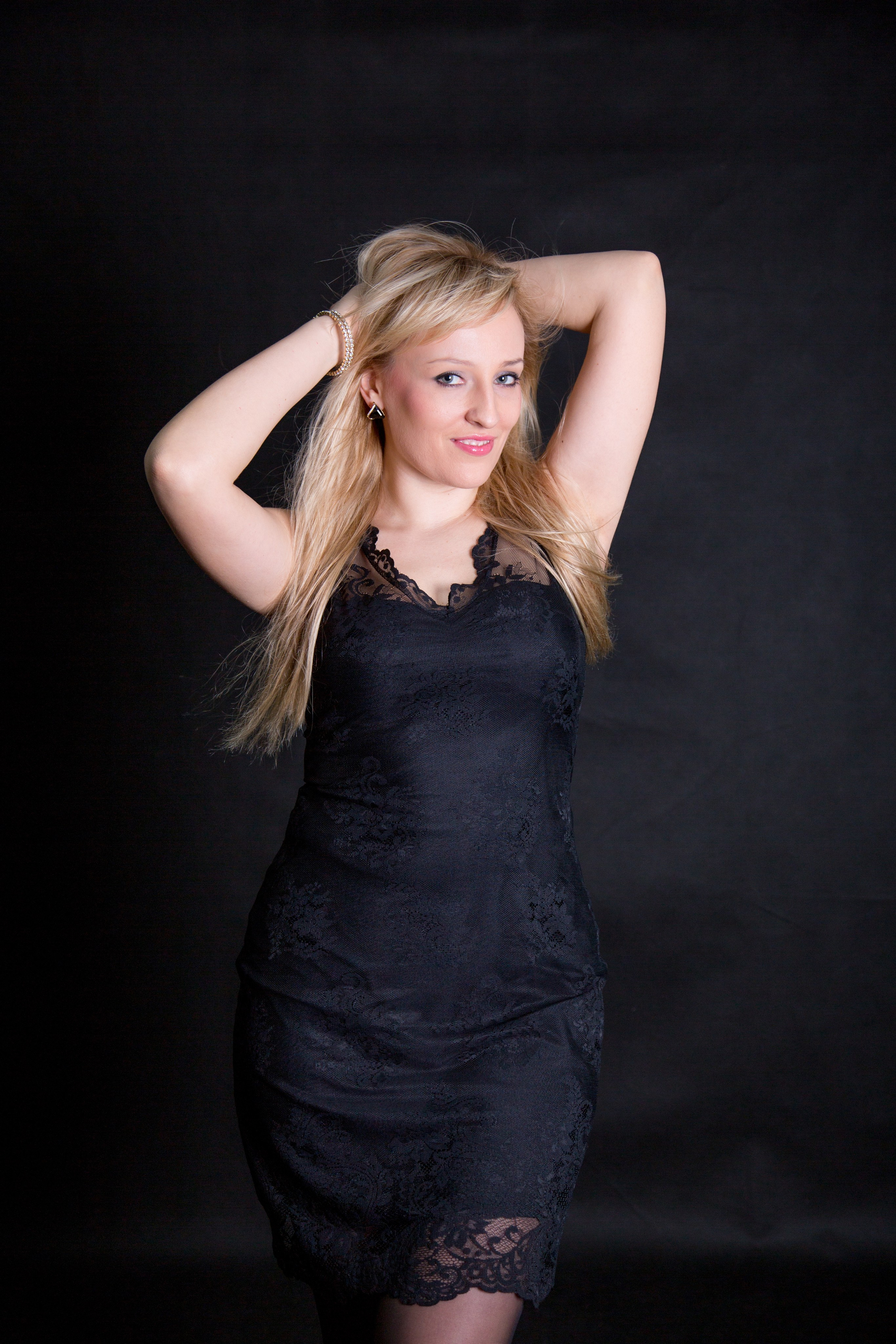 Съемка в студии красивой девушки в Воронеже. Свадебный и семейный фотограф в Воронеже Андрей Валин