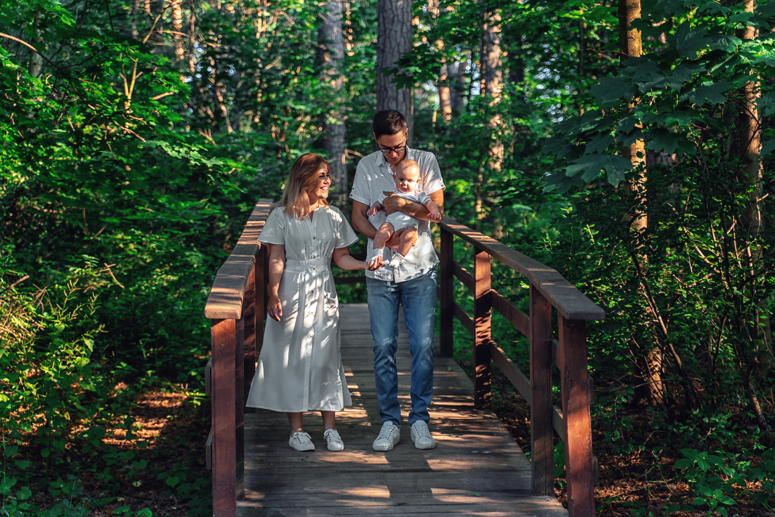 Прогулка в Сосновом бору. Фотограф \ Видеограф на Крещение, Венчание Москва| Семейные съемки