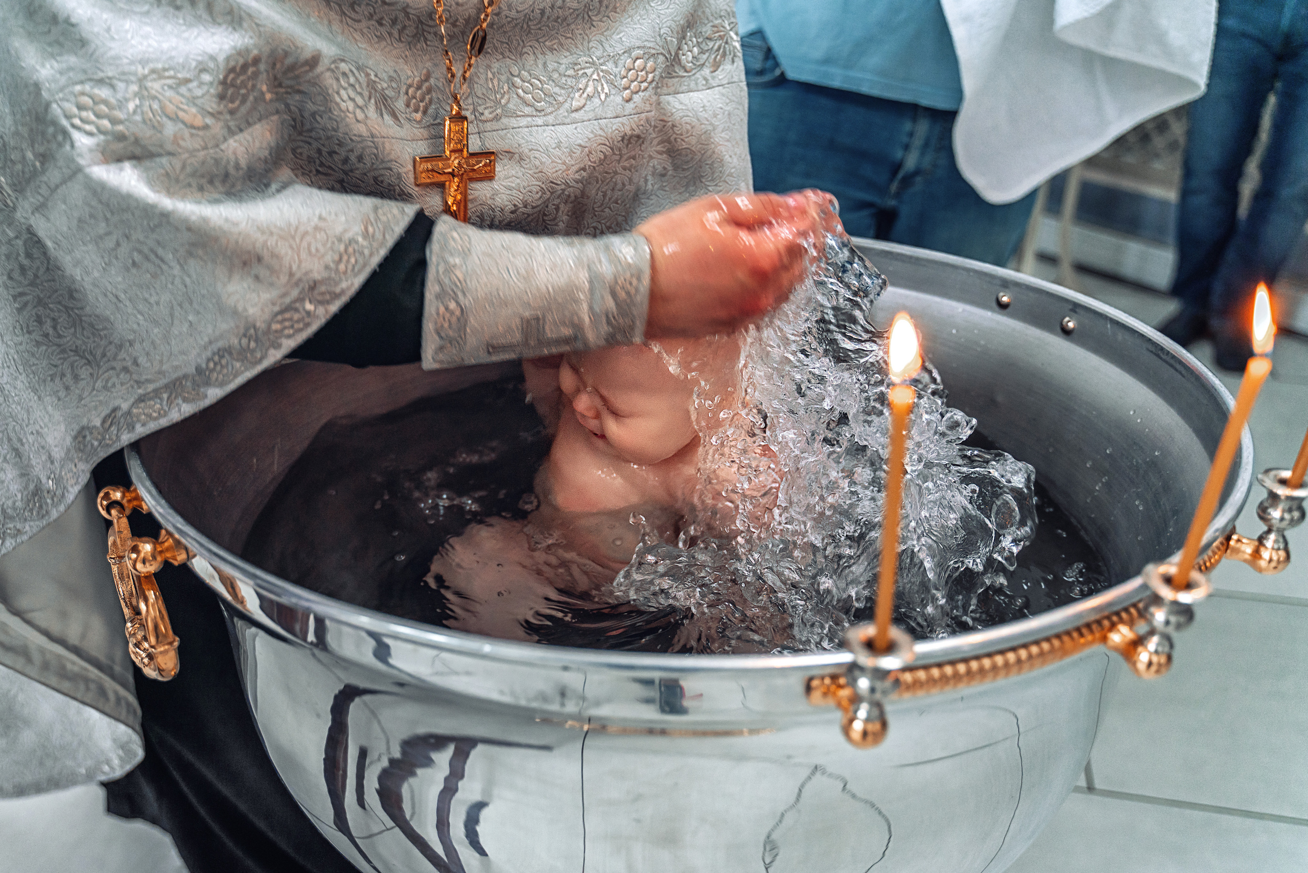 Фотограф на крещение Москва. Храм Архангела Михаила в Путилково. Фотограф \ Видеограф на Крещение, Венчание Москва| Семейные съемки