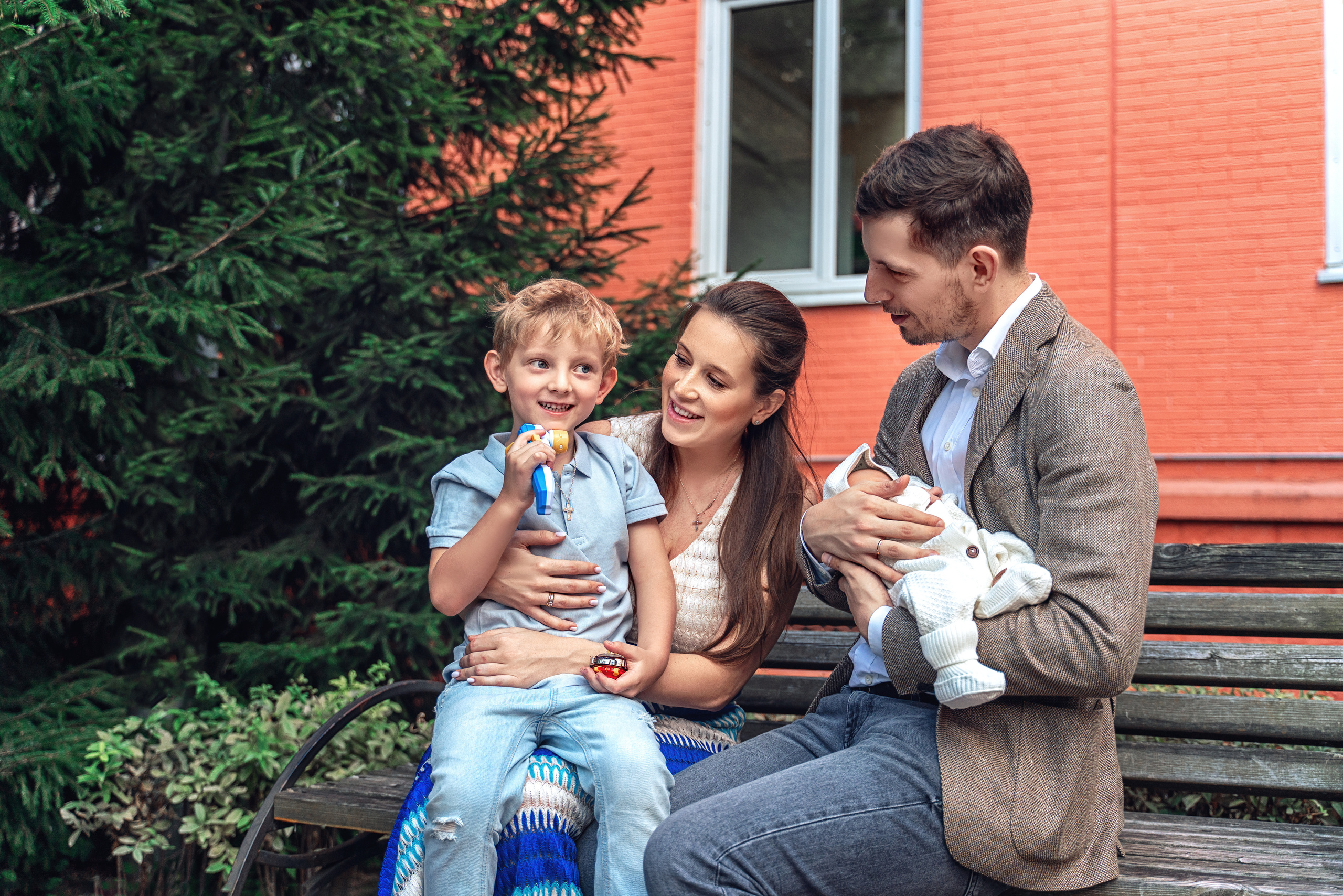 Выписка из роддома 29 им Н. Э. Баумана. Фотограф на выписку из роддома. Фотограф \ Видеограф на Крещение, Венчание Москва| Семейные съемки