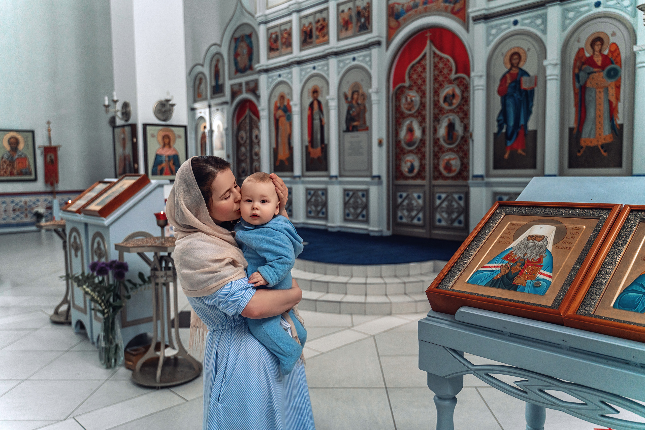 Фотограф на крещение Москва. Храм Архангела Михаила в Путилково. Фотограф \ Видеограф на Крещение, Венчание Москва| Семейные съемки