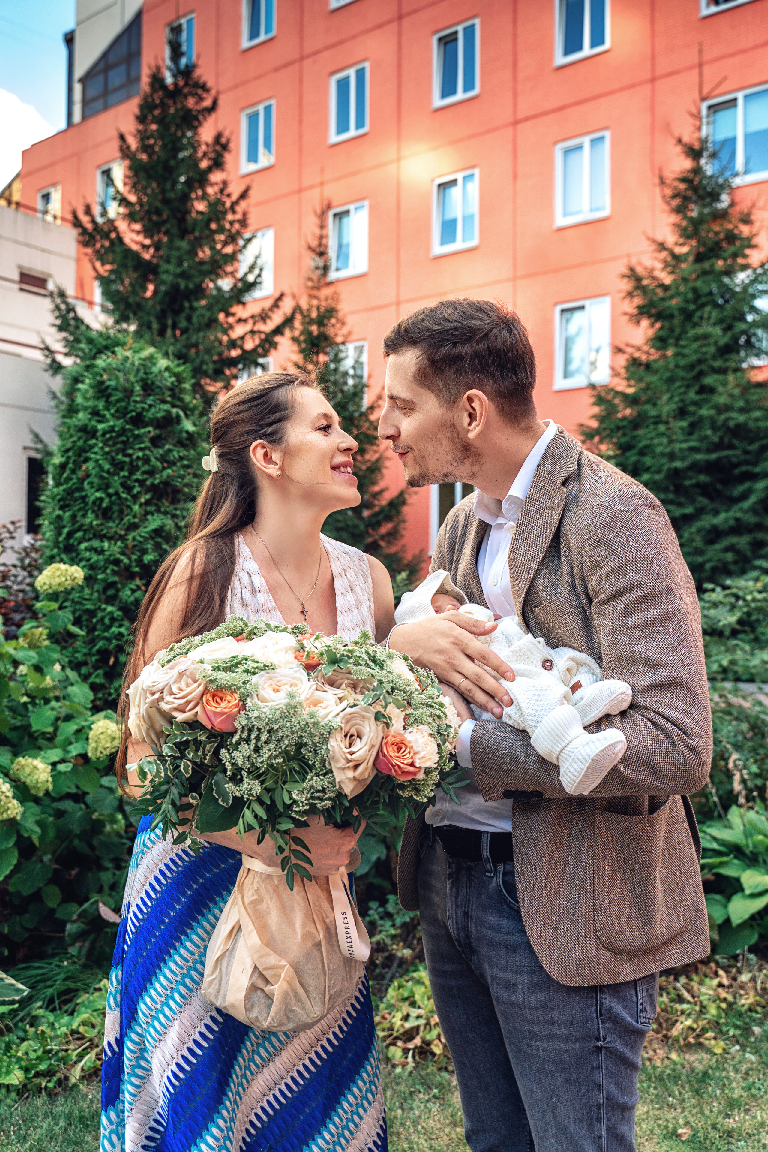 Выписка из роддома 29 им Н. Э. Баумана. Фотограф на выписку из роддома. Фотограф \ Видеограф на Крещение, Венчание Москва| Семейные съемки