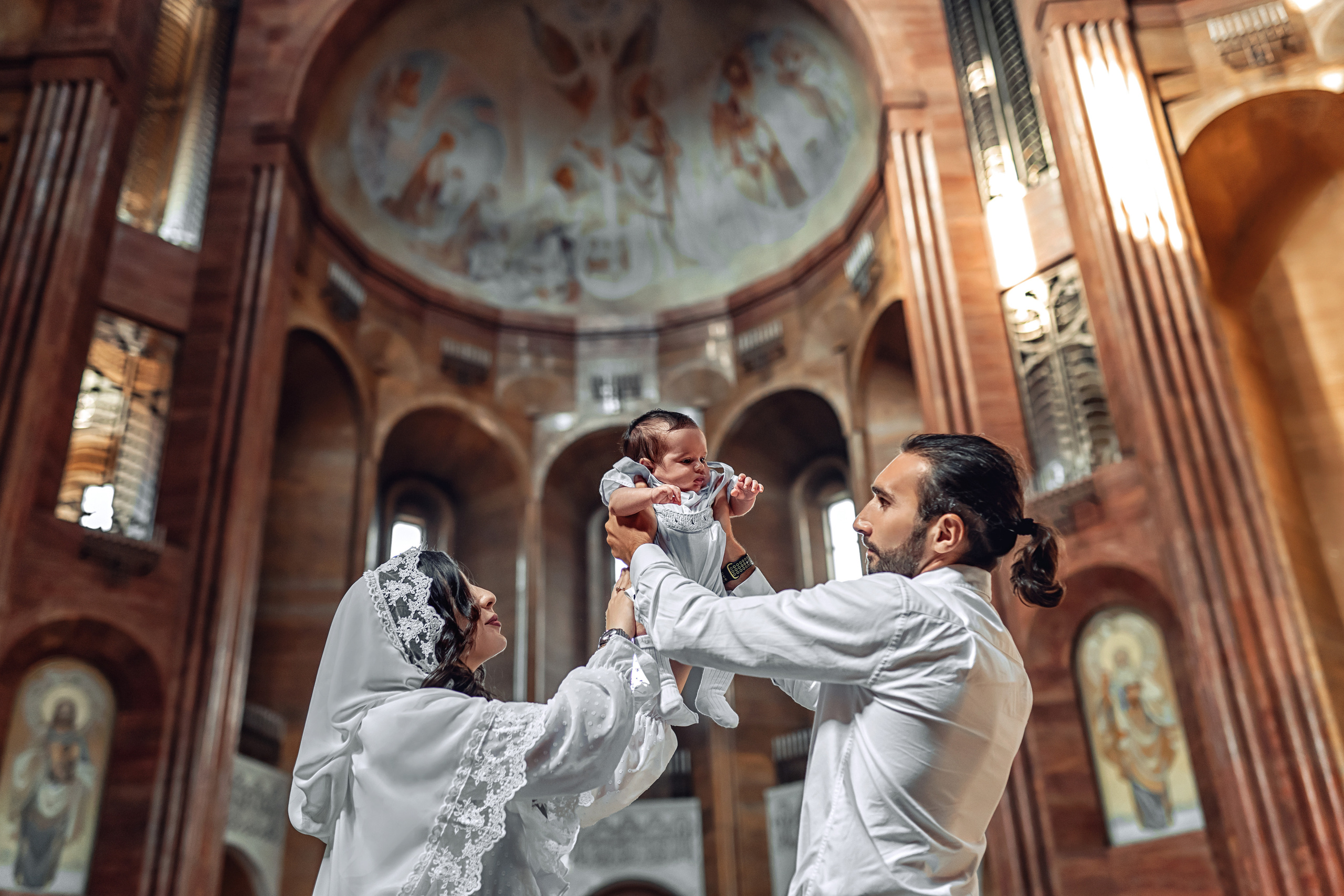Фотограф на крещение Москва. Армянская церковь. Армянское крещение. Фотограф \ Видеограф на Крещение, Венчание Москва| Семейные съемки