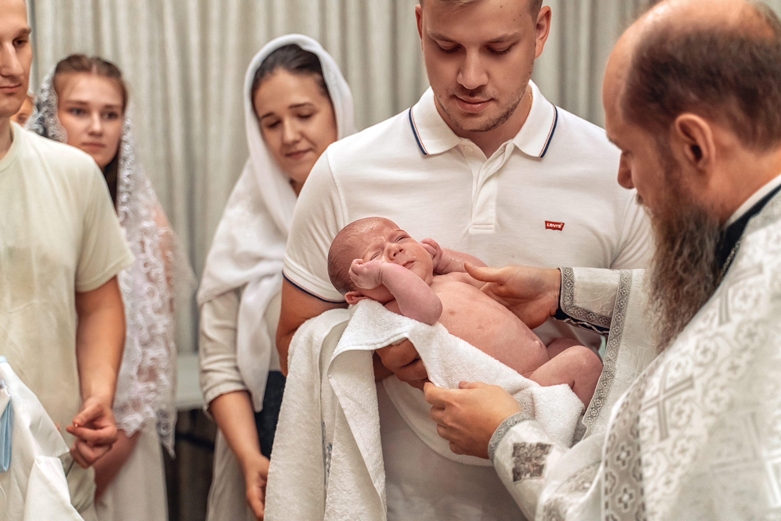 Фотограф на крещение ребенка Москва. Храм Александра Невского МГИМО. Фотограф \ Видеограф на Крещение, Венчание Москва| Семейные съемки
