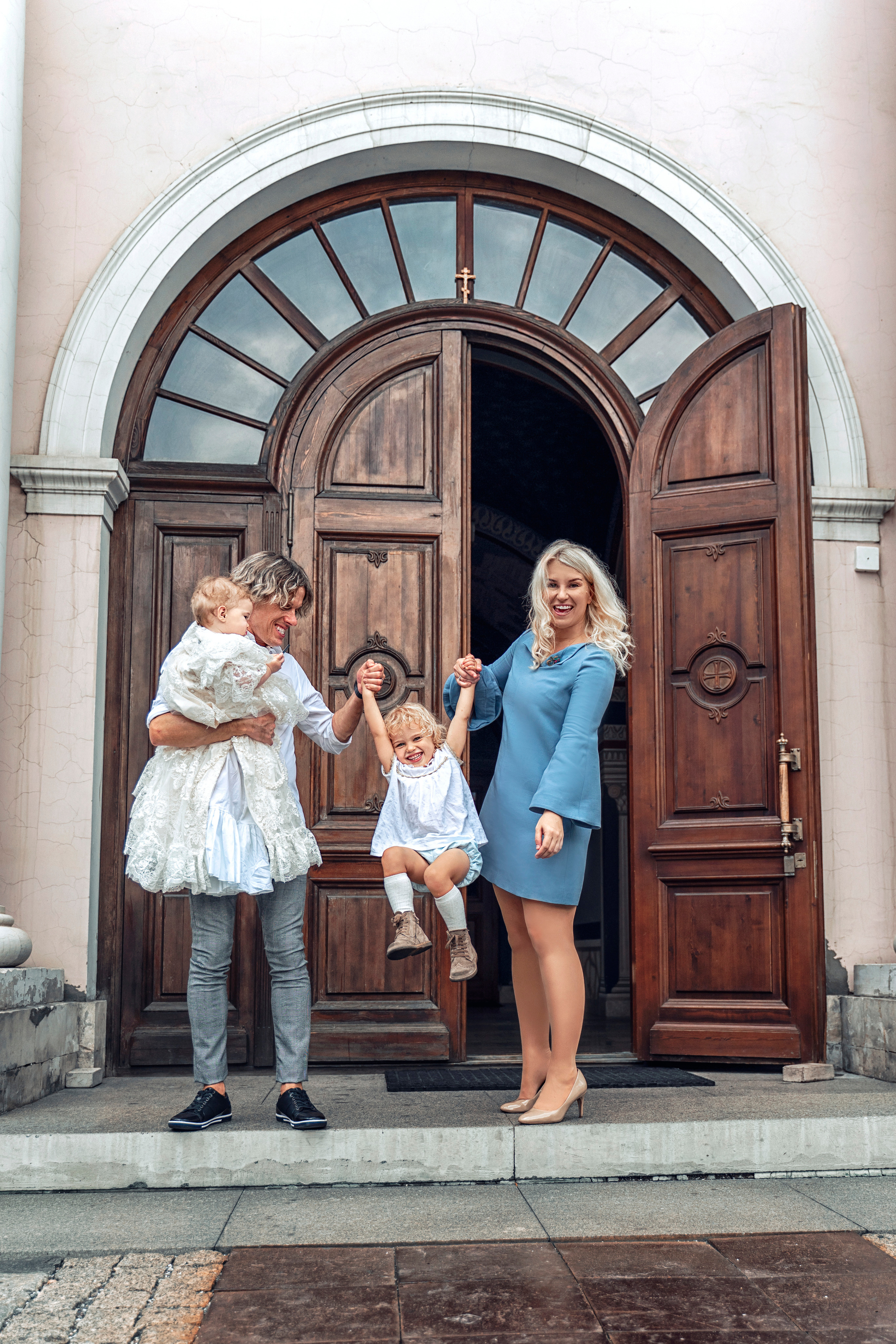 Фотограф на крещение Москва. Храм Николая Чудотворца в Покровском. Фотограф \ Видеограф на Крещение, Венчание Москва| Семейные съемки