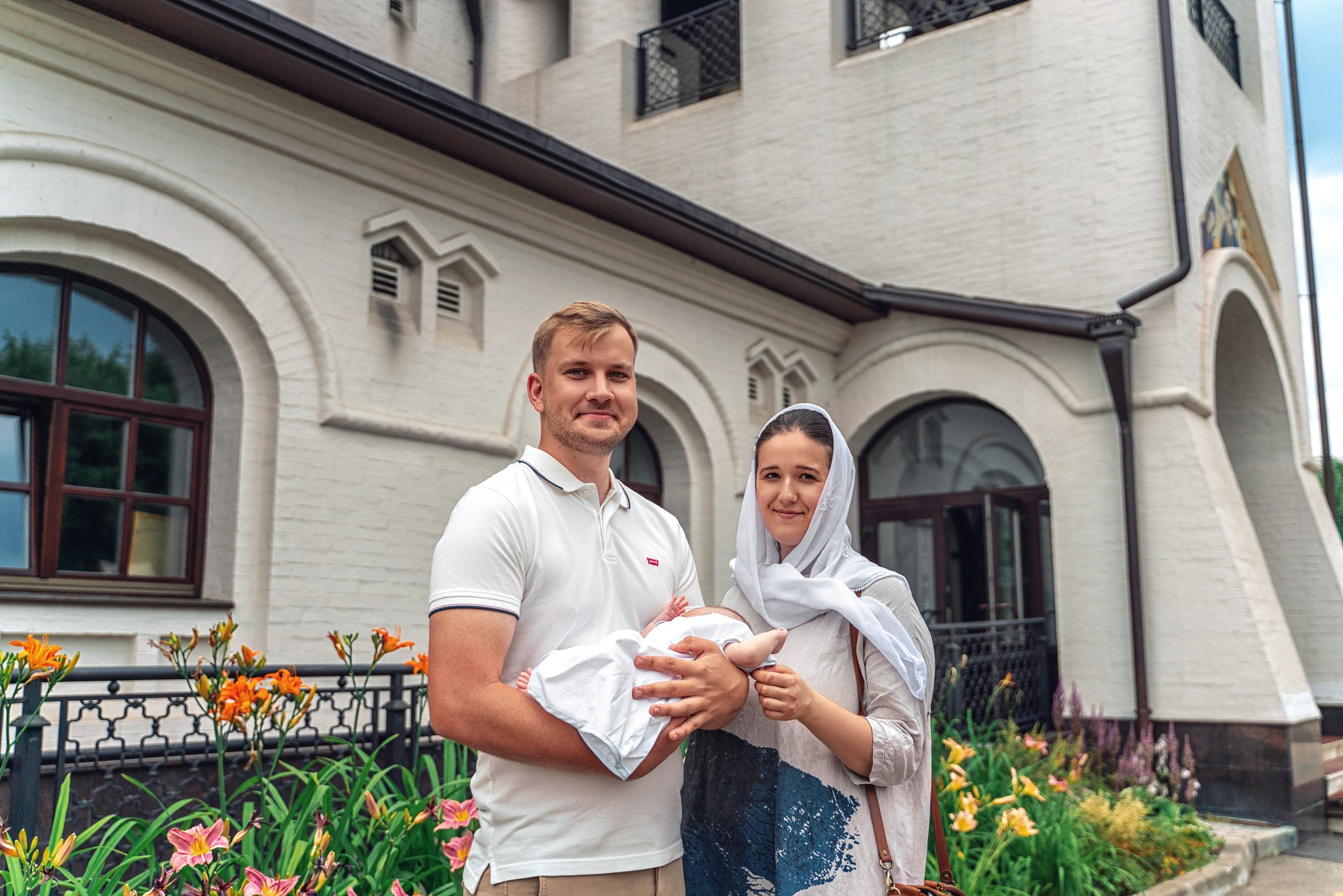 Фотограф на крещение ребенка Москва. Храм Александра Невского МГИМО. Фотограф \ Видеограф на Крещение, Венчание Москва| Семейные съемки