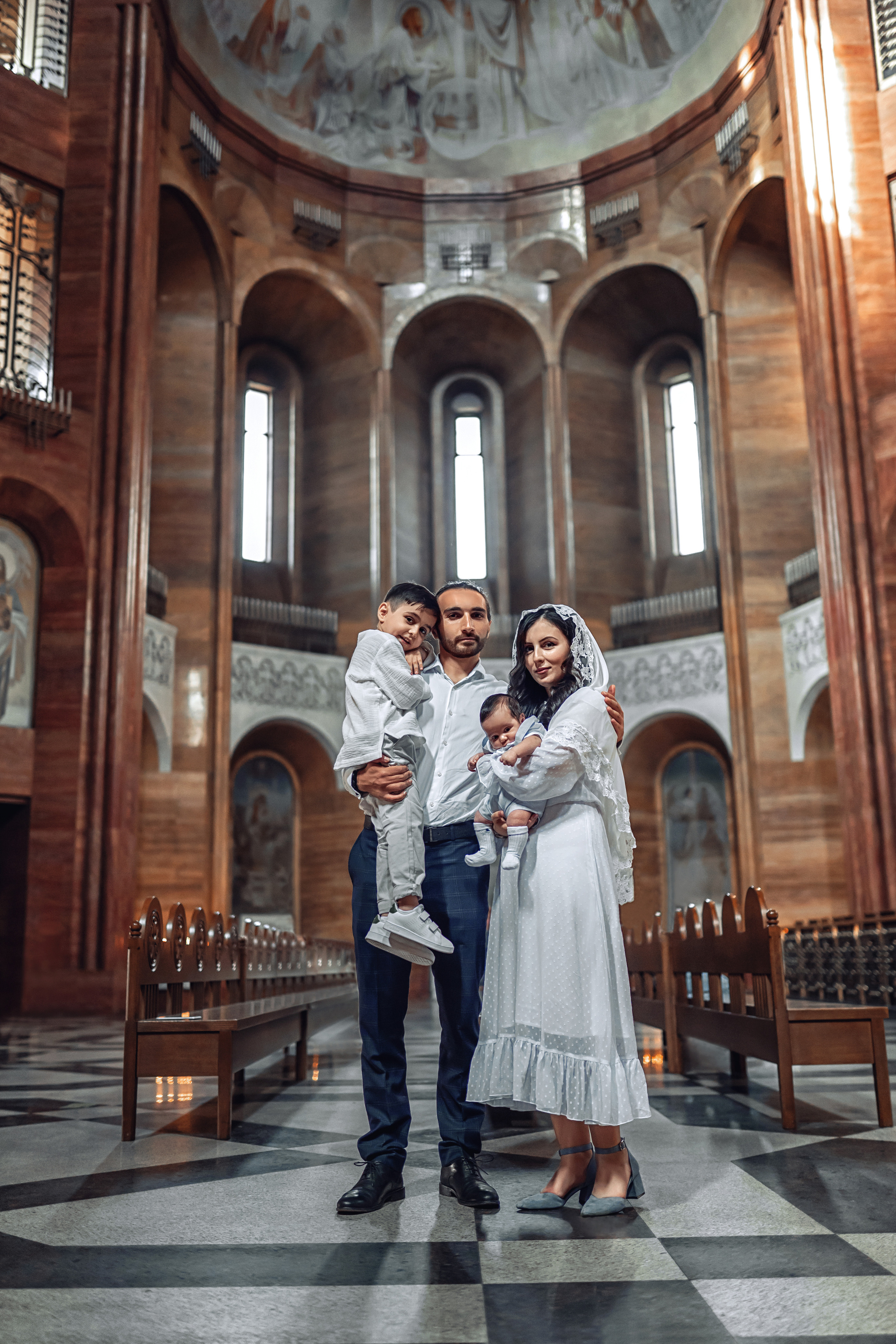 Фотограф на крещение Москва. Армянская церковь. Армянское крещение. Фотограф \ Видеограф на Крещение, Венчание Москва| Семейные съемки