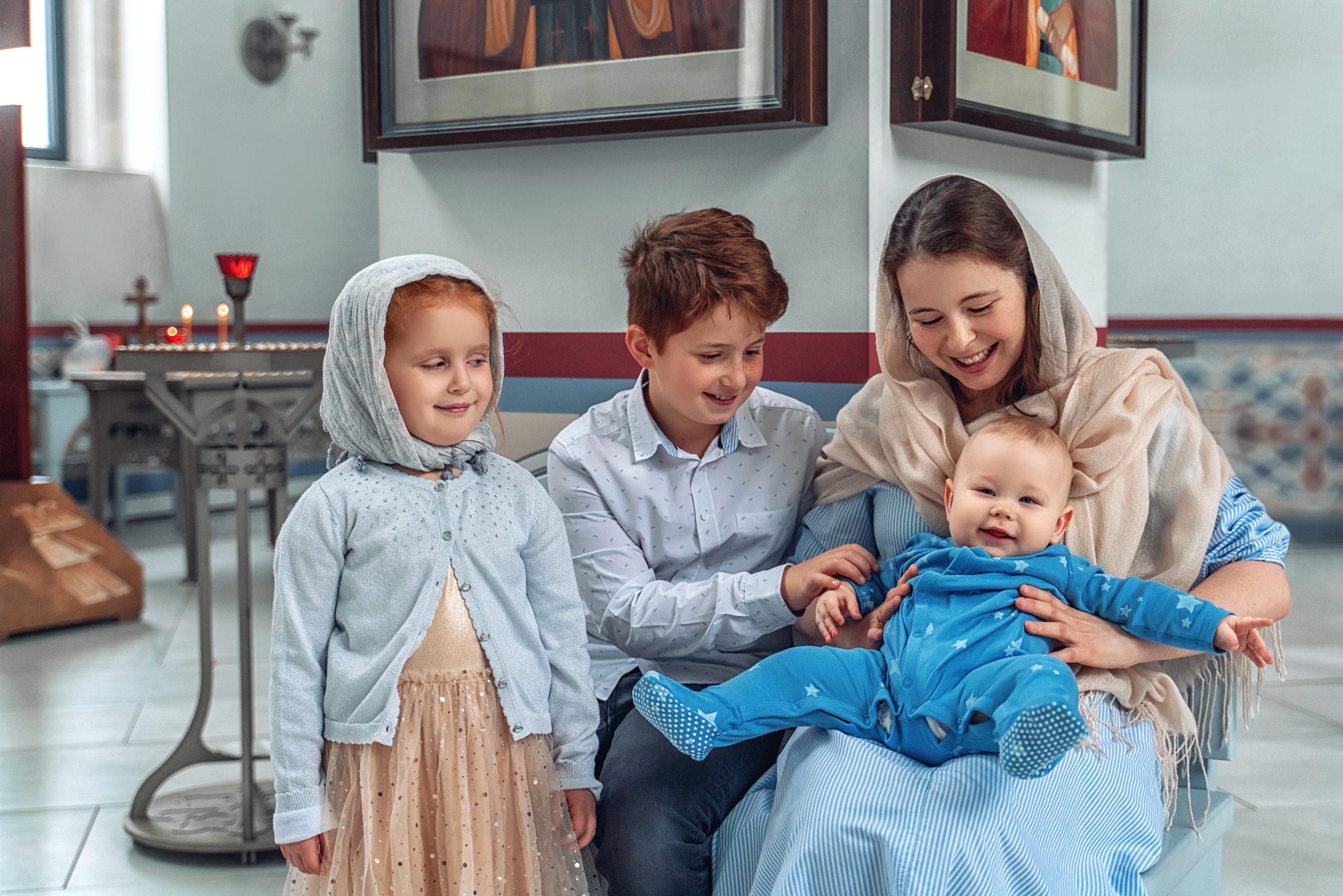 Фотограф на крещение Москва. Храм Архангела Михаила в Путилково. Фотограф \ Видеограф на Крещение, Венчание Москва| Семейные съемки