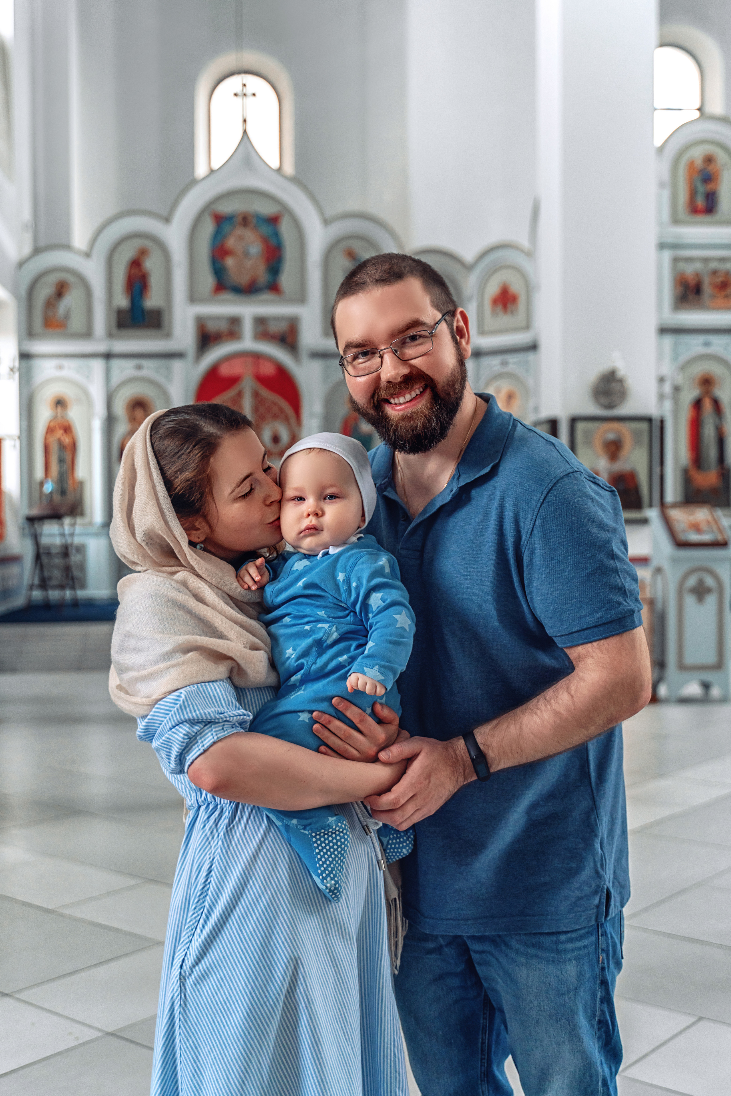Фотограф на крещение Москва. Храм Архангела Михаила в Путилково. Фотограф \ Видеограф на Крещение, Венчание Москва| Семейные съемки