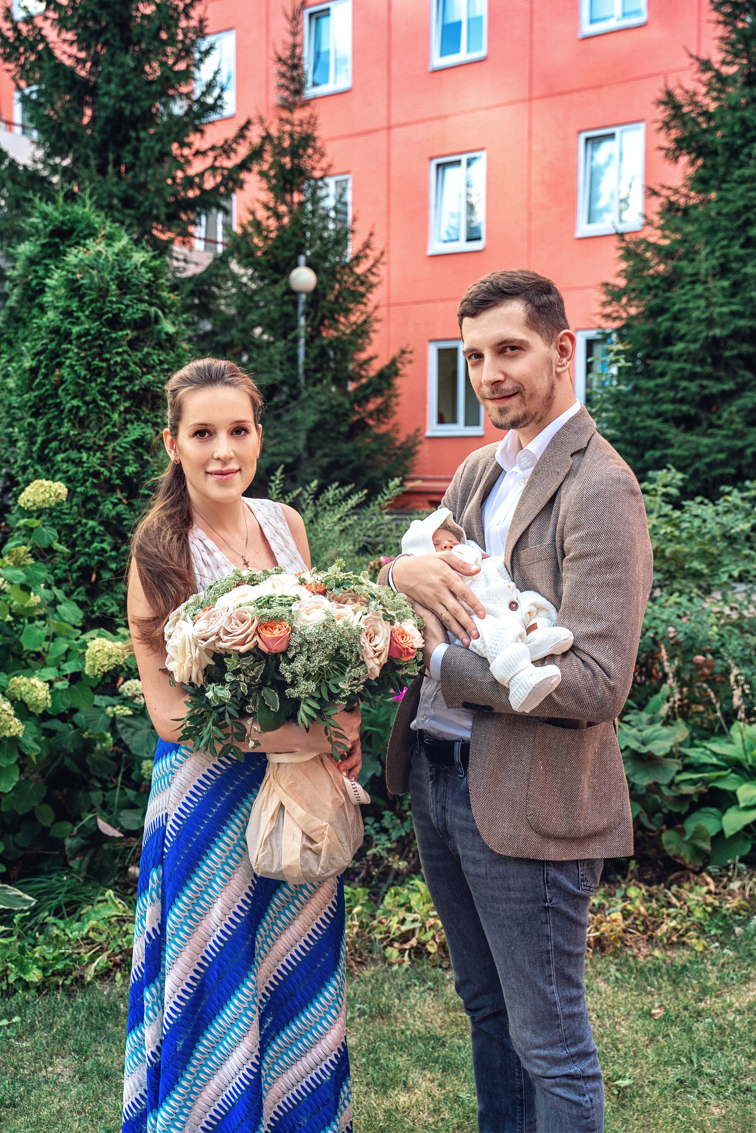 Выписка из роддома 29 им Н. Э. Баумана. Фотограф на выписку из роддома. Фотограф \ Видеограф на Крещение, Венчание Москва| Семейные съемки