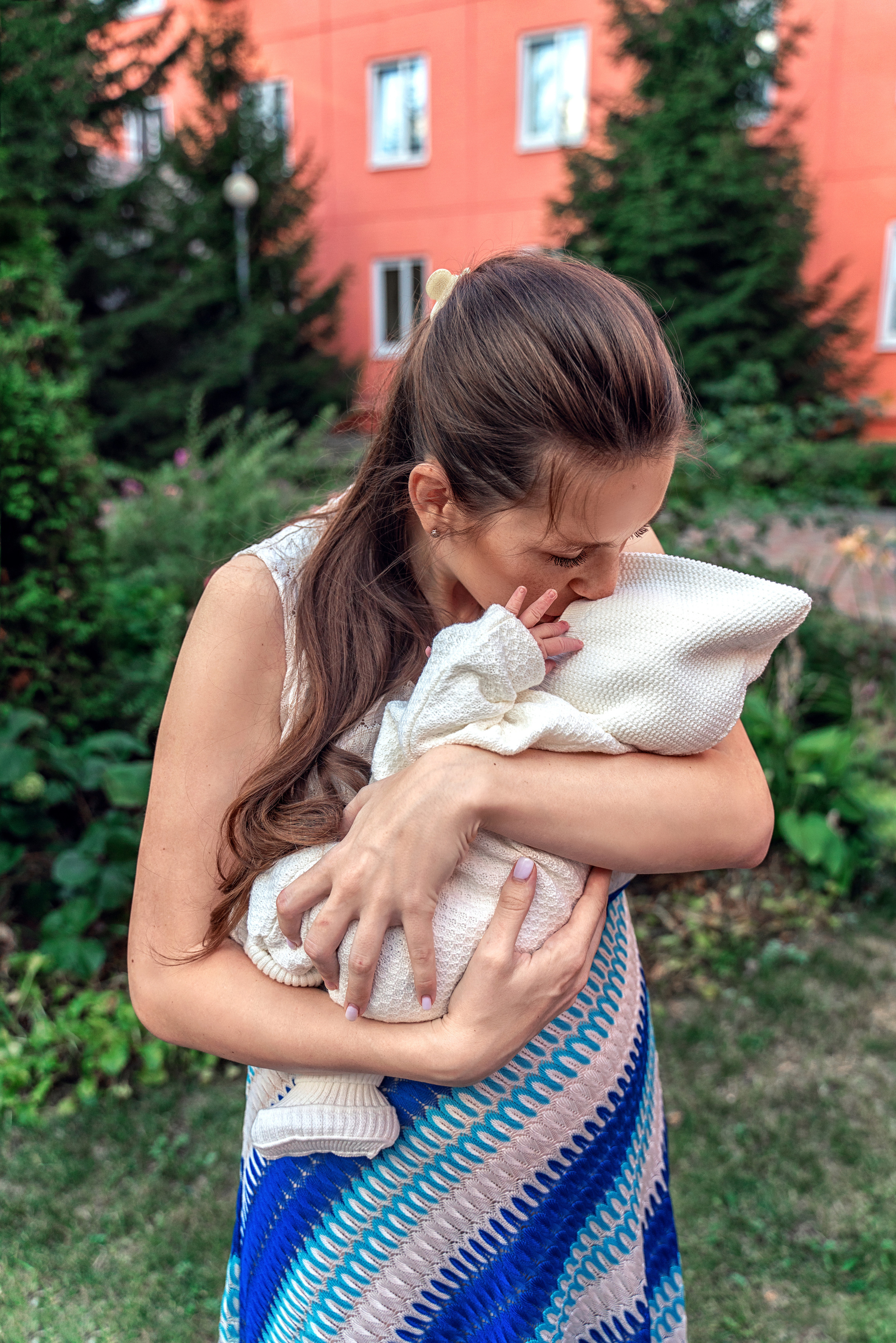 Выписка из роддома 29 им Н. Э. Баумана. Фотограф на выписку из роддома. Фотограф \ Видеограф на Крещение, Венчание Москва| Семейные съемки