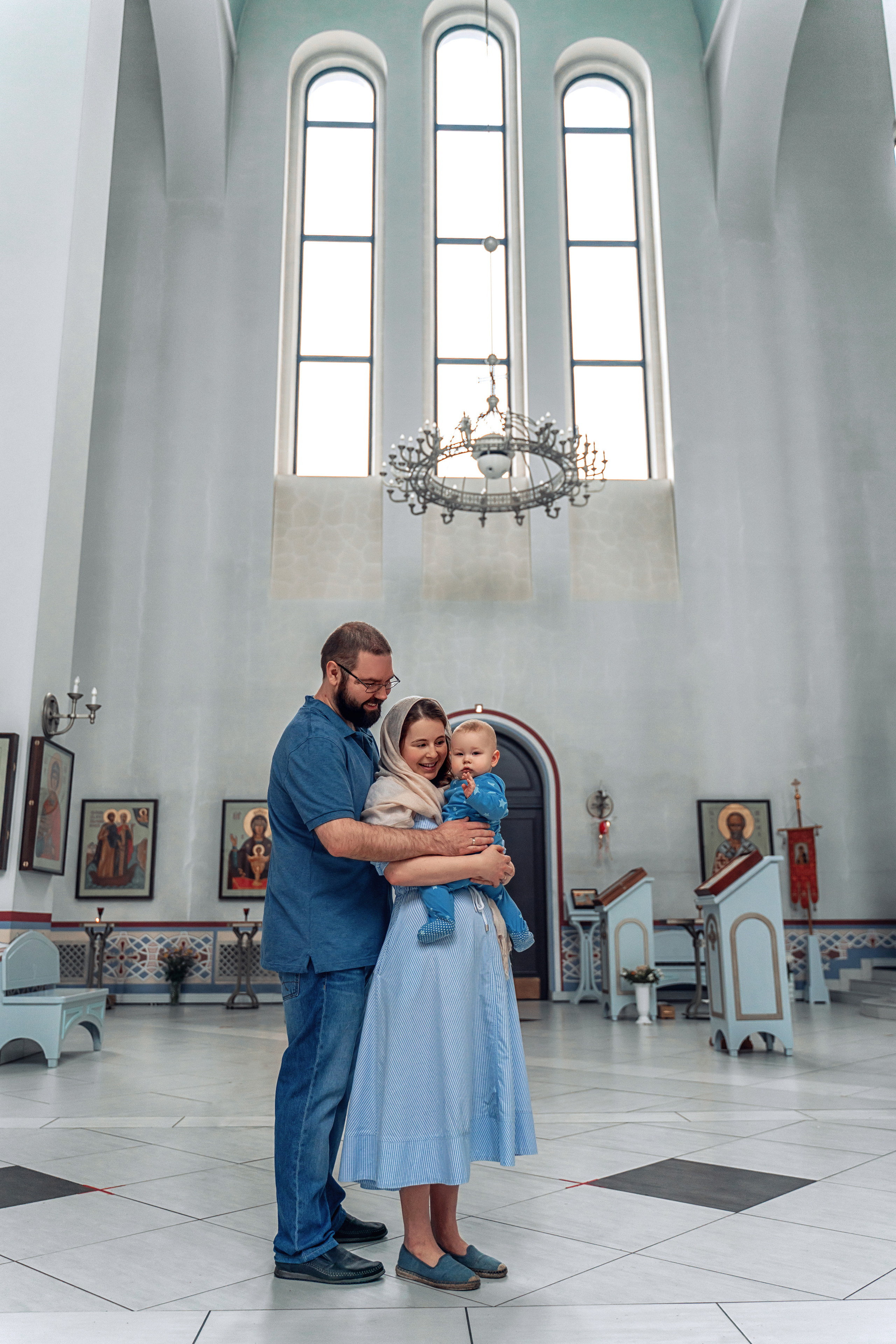 Фотограф на крещение Москва. Храм Архангела Михаила в Путилково. Фотограф \ Видеограф на Крещение, Венчание Москва| Семейные съемки