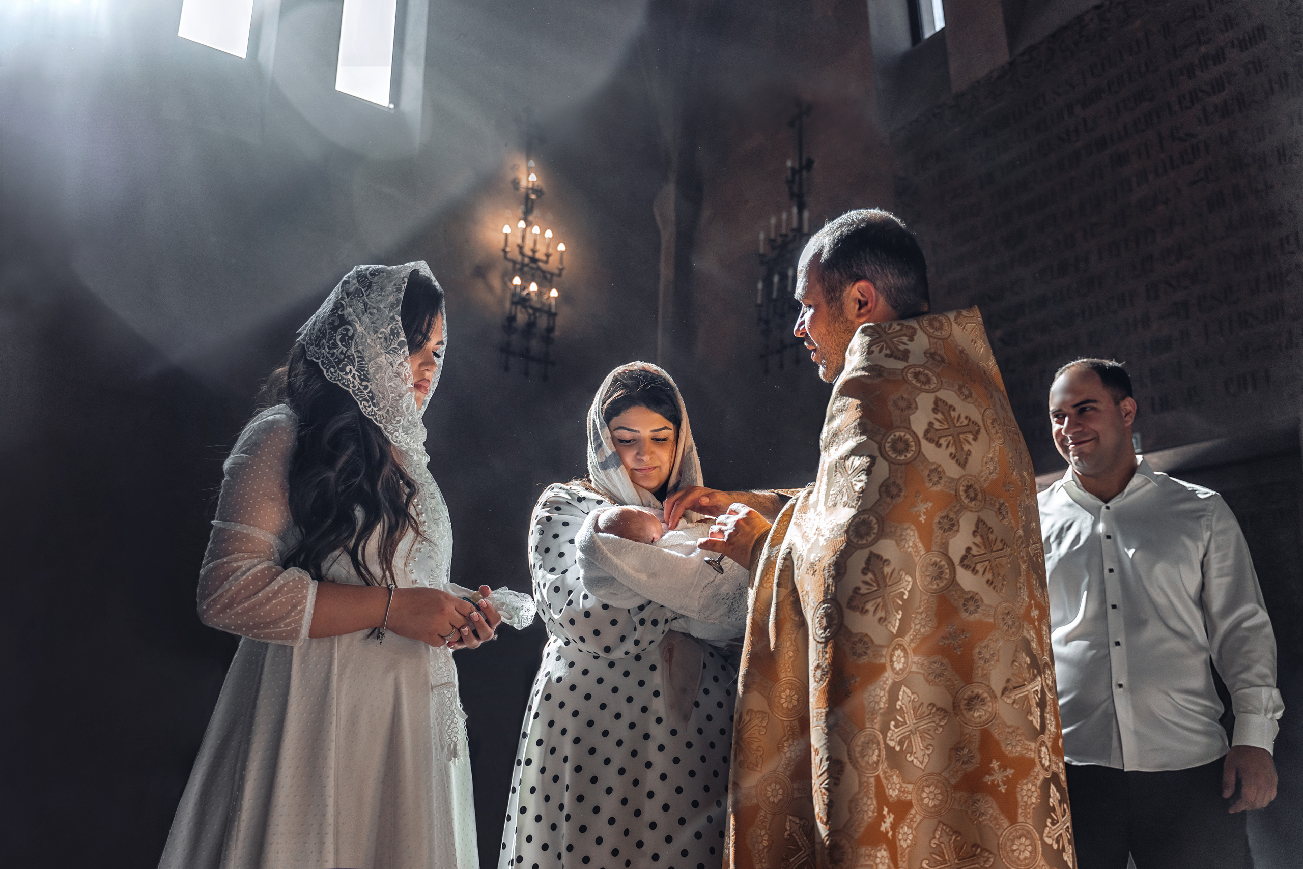 Фотограф на крещение Москва. Армянская церковь. Армянское крещение. Фотограф \ Видеограф на Крещение, Венчание Москва| Семейные съемки