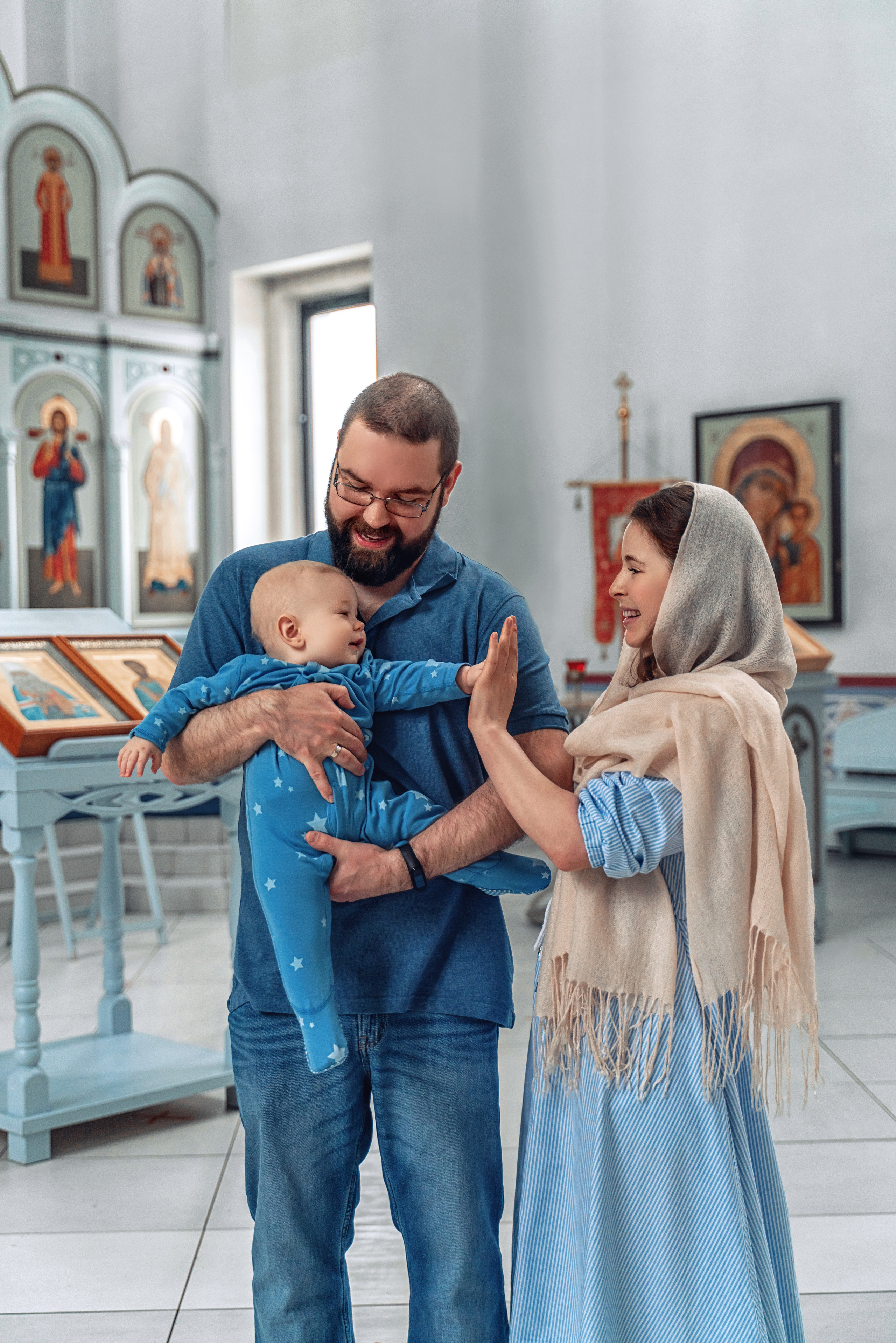 Фотограф на крещение Москва. Храм Архангела Михаила в Путилково. Фотограф \ Видеограф на Крещение, Венчание Москва| Семейные съемки