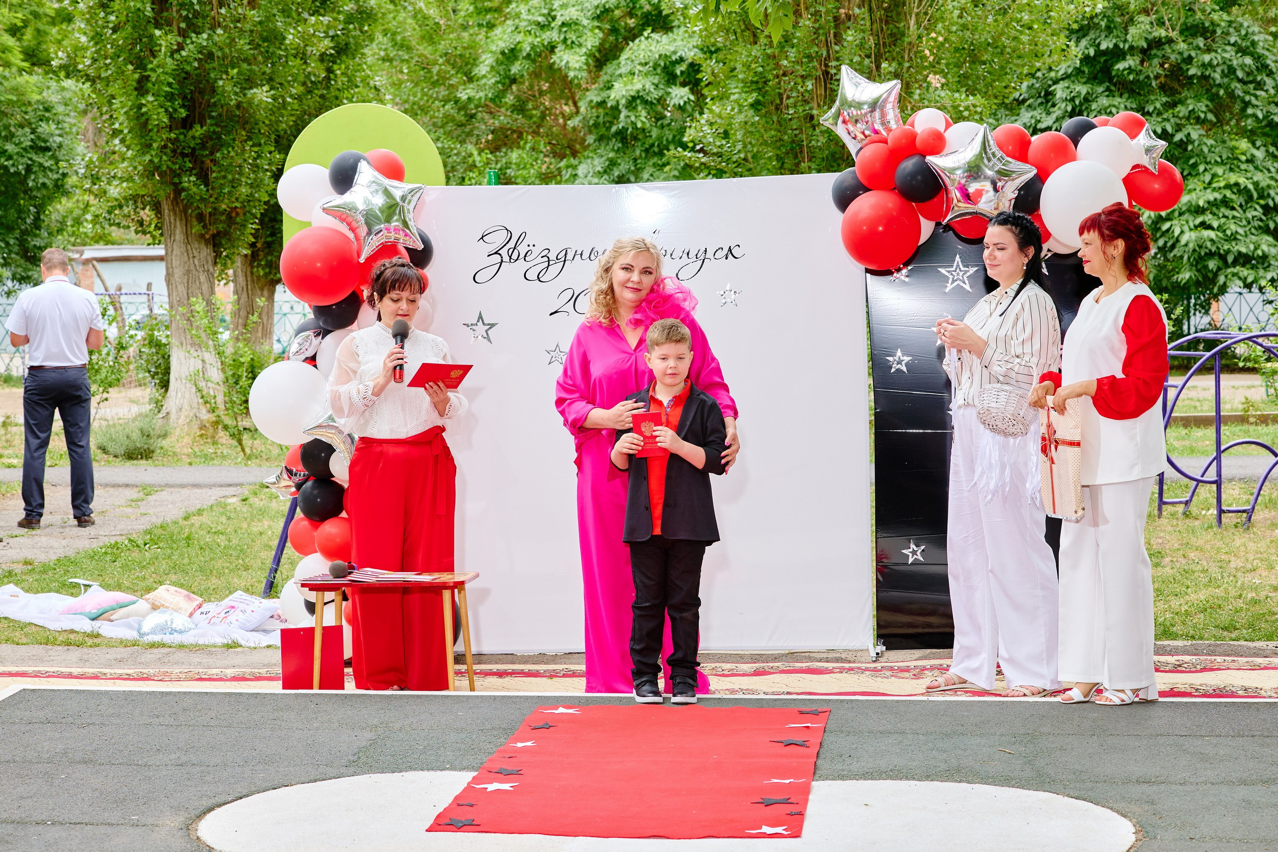 Выпускной 45 сад. Фотограф Выпускные альбомы Таганрог Сергей Коробченко