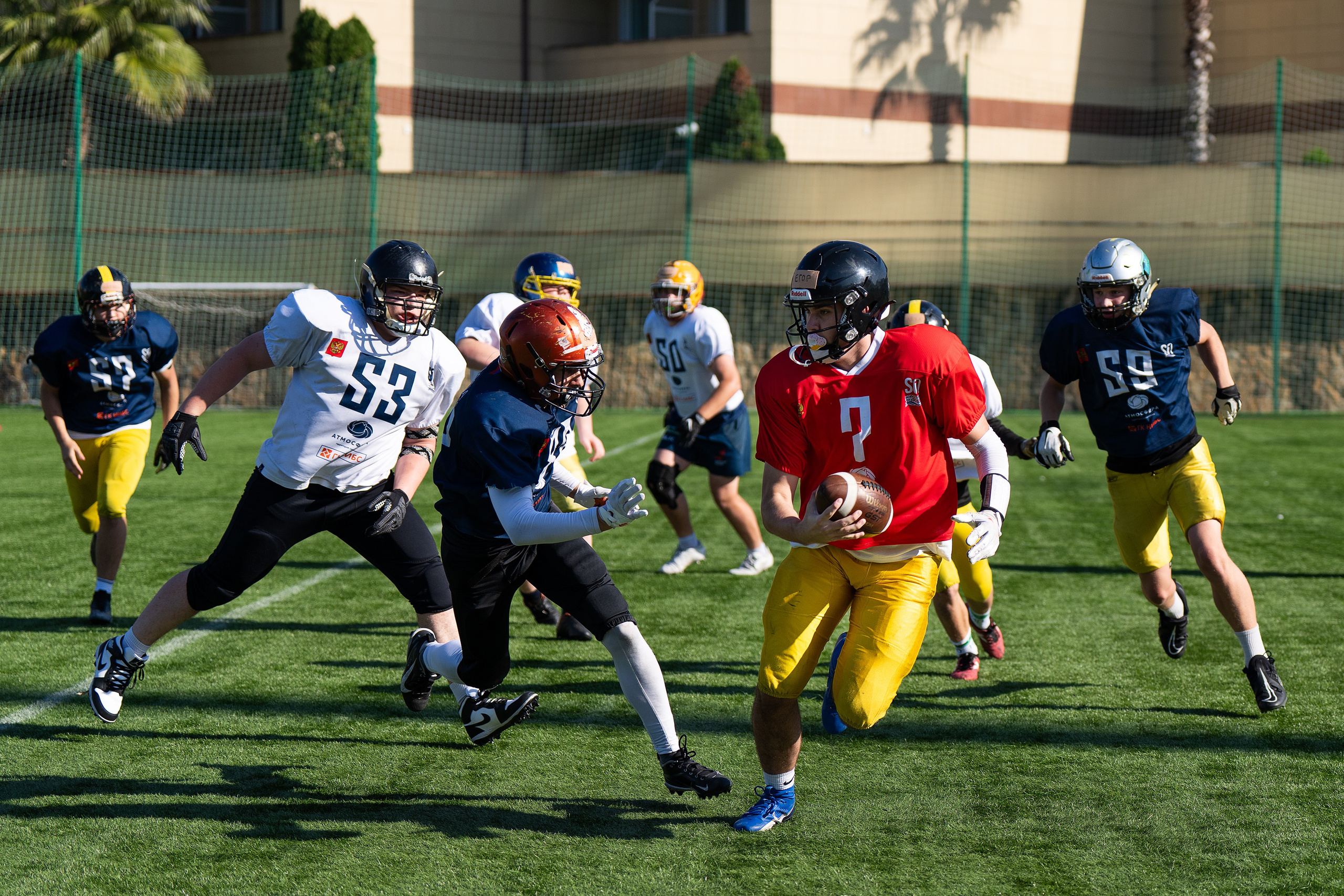 Репортажный фотограф в Сочи — профессиональная съёмка событий и мероприятий. Профессиональная фотосъемка в Сочи: репортаж, предметная, ювелирная фотосъемка, недвижимость, фуд-фотография. Фотограф Александр Афанасьев