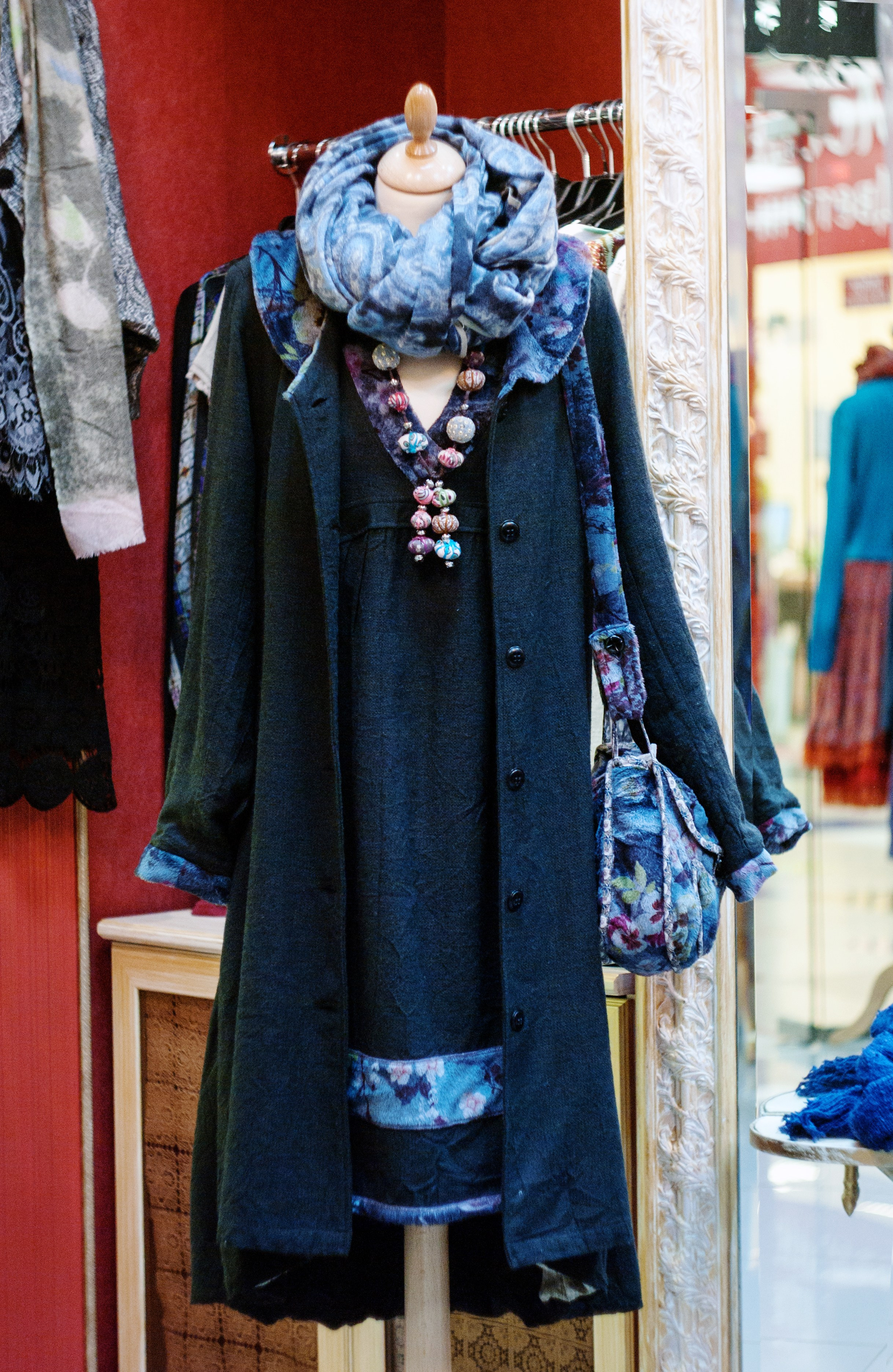 Магазин одежды и тканей. Главная