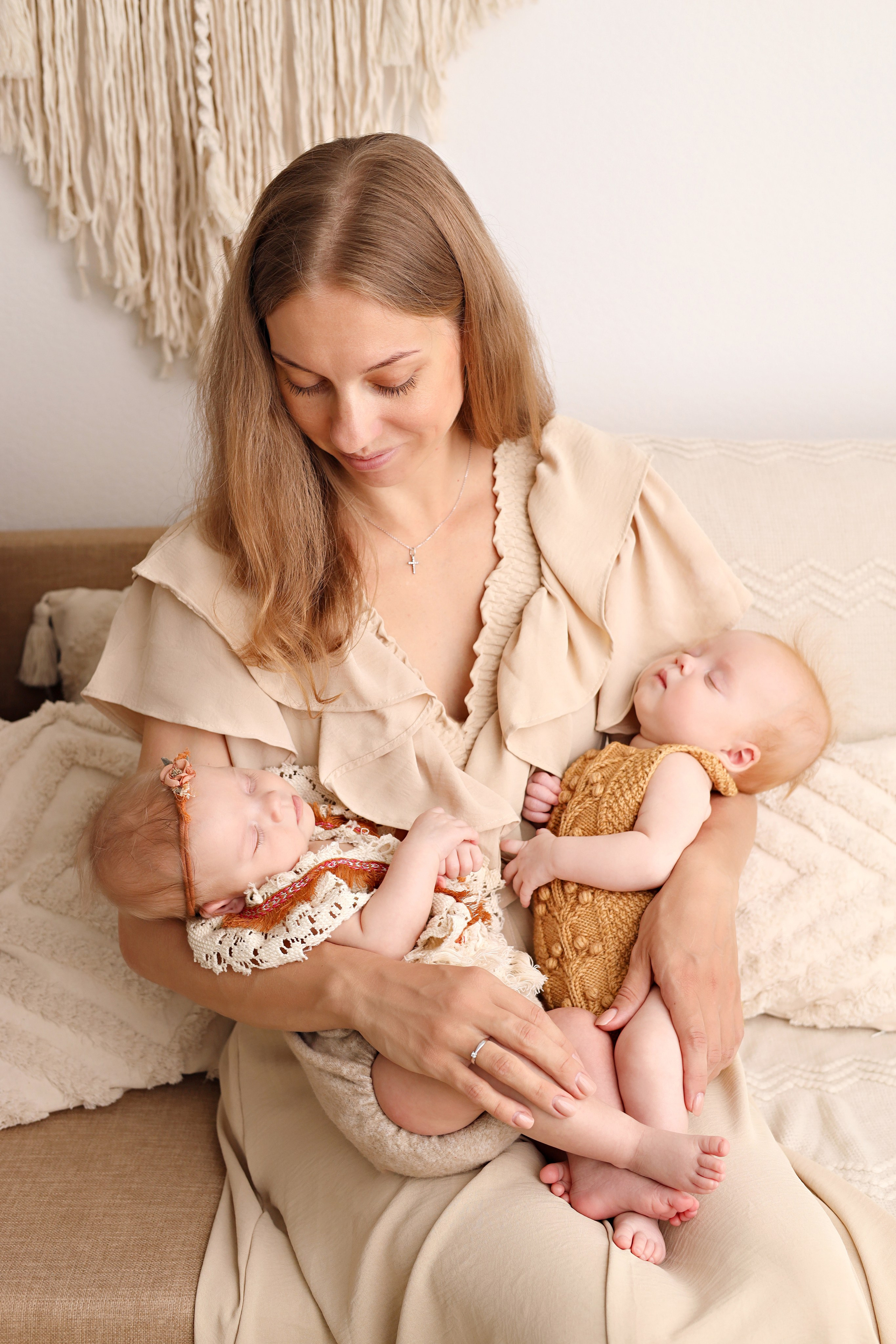 Катюше и Ксении 2 месяца. Фотограф новорожденных Москва. Ньюборн фотограф Москва