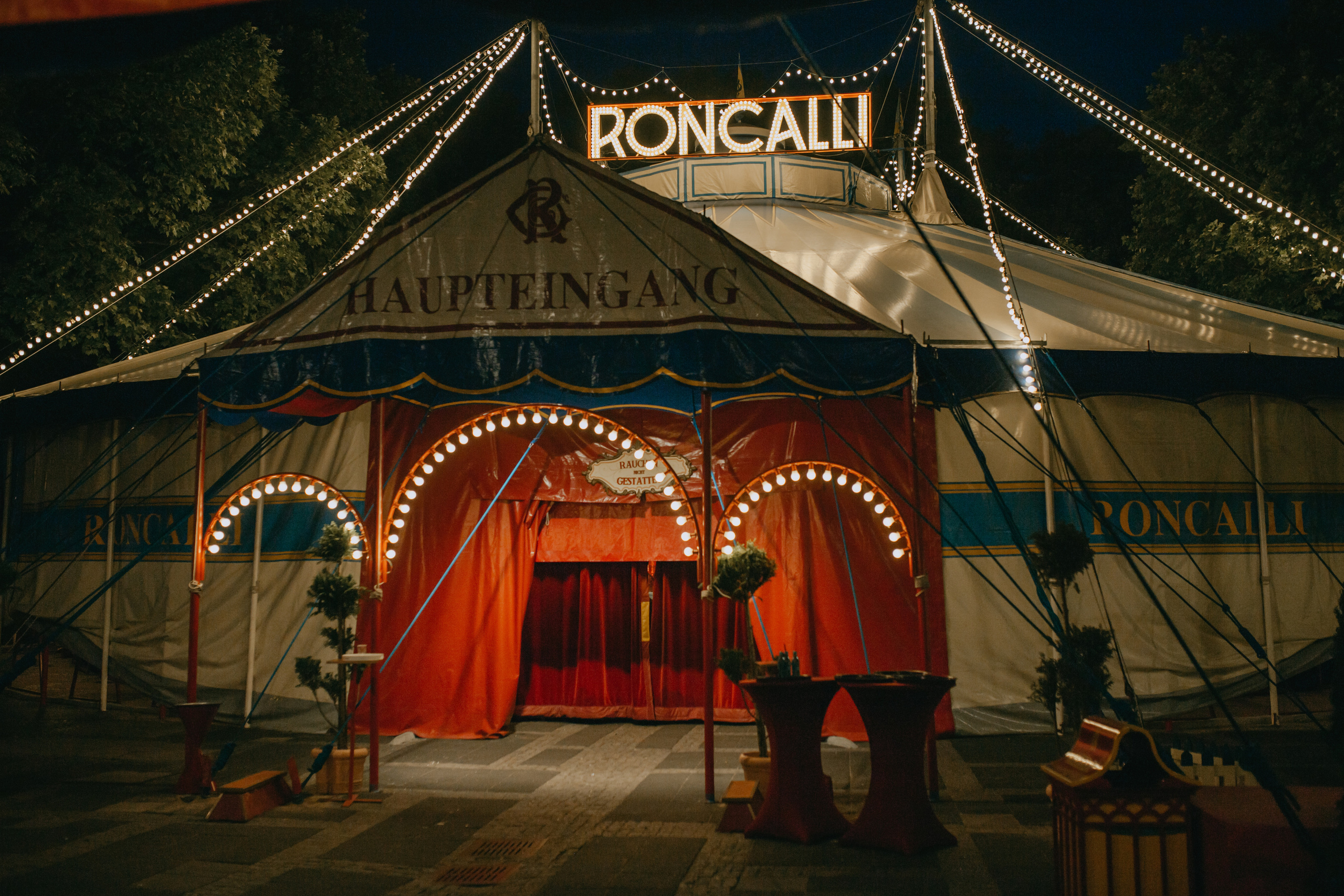 Cirqus Roncalli. Köln. Germany. Wedding Event ART Photographer