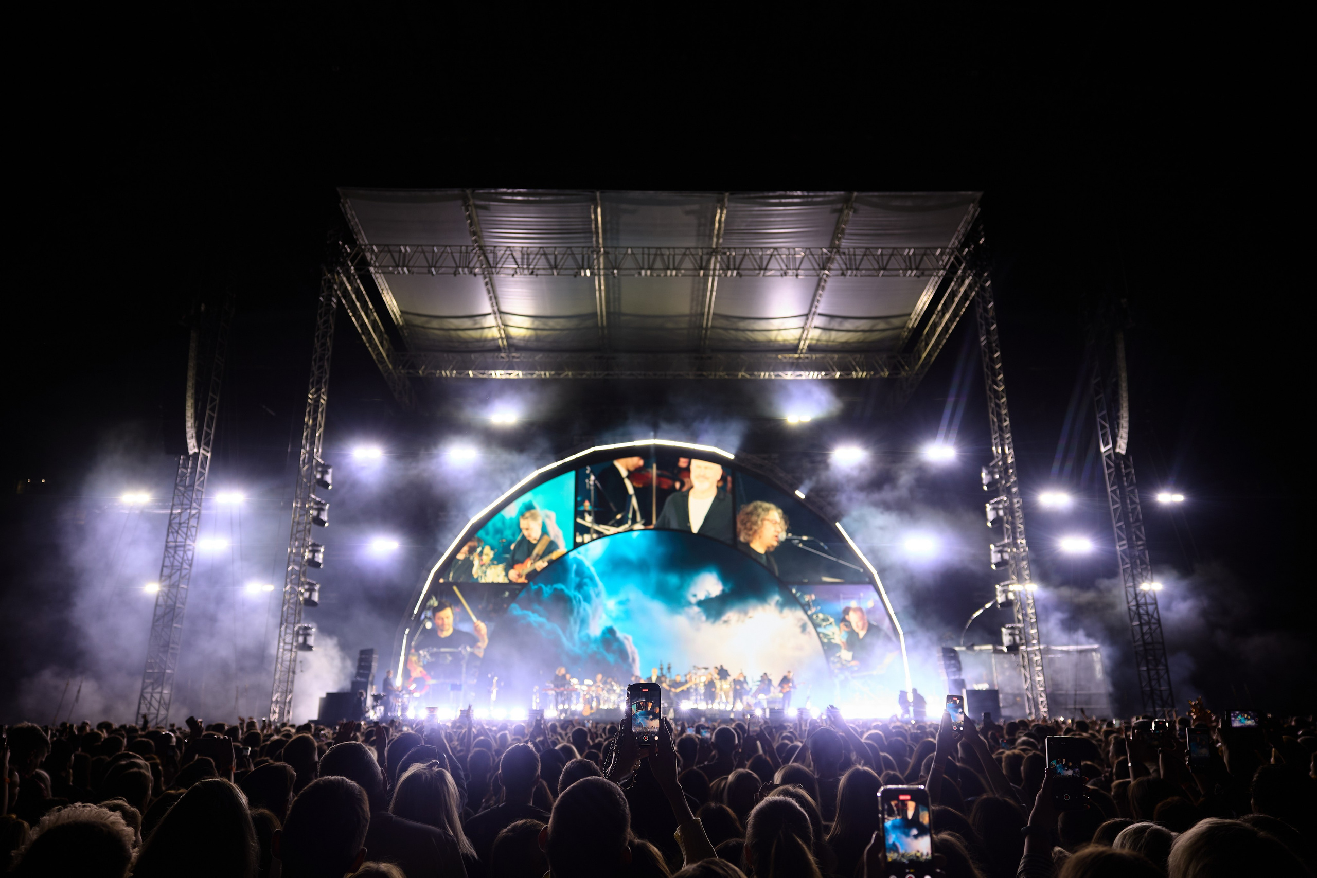 Концерт Леонида Агутина в Казани. Спортивный репортажный фотограф Казань Нафис Сиразетдинов