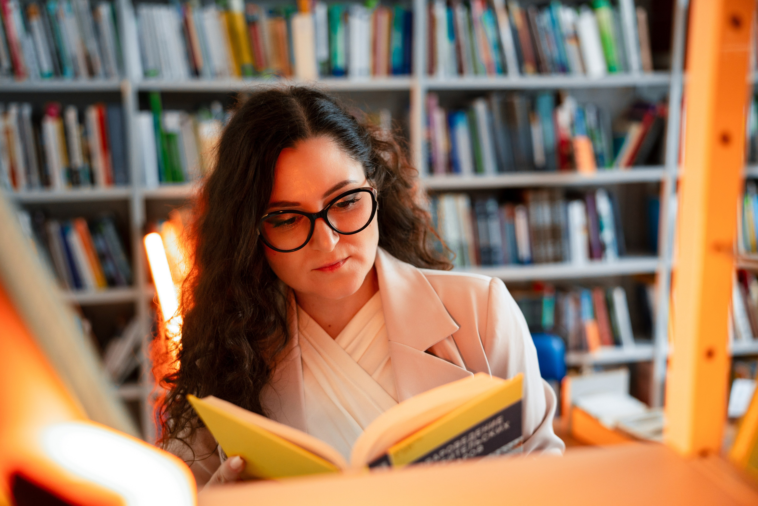 Фотосессия для Лианы в библиотеке. Фотограф в городе Владимир