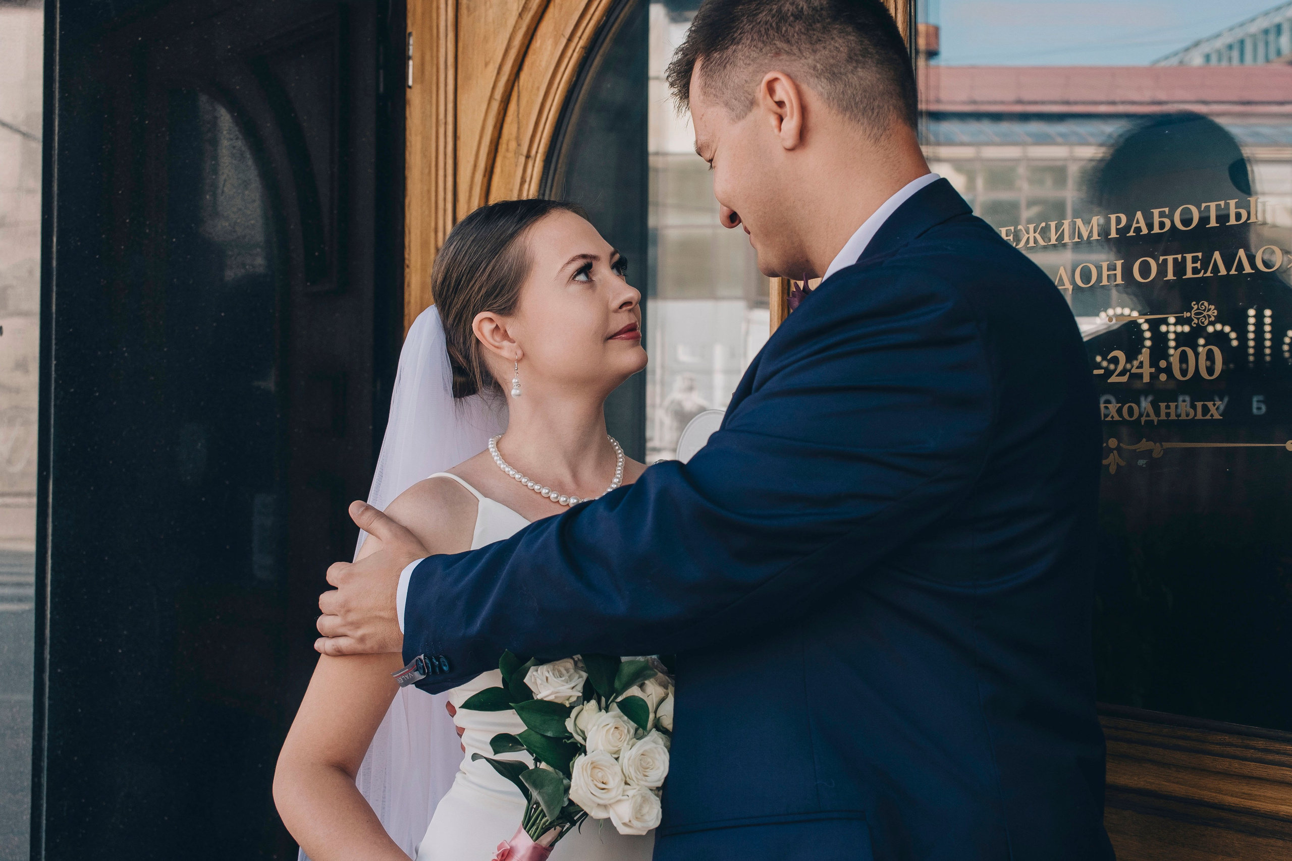 Свадебная прогулка в городе. Фотограф в Иркутске Анна Мирошникова