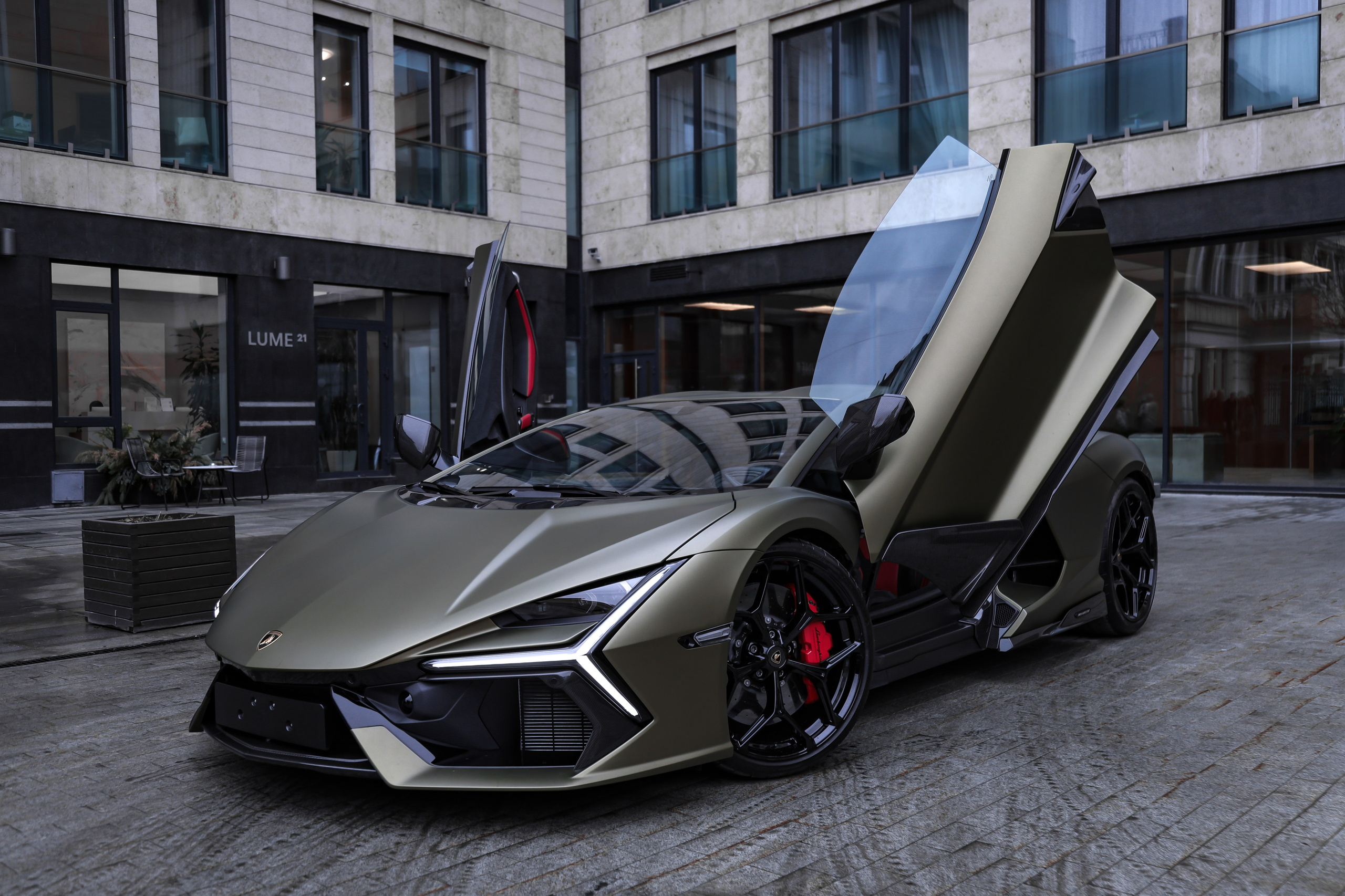 2024 Lamborghini Revuelto 6.5 AMT. Mixturecaptures