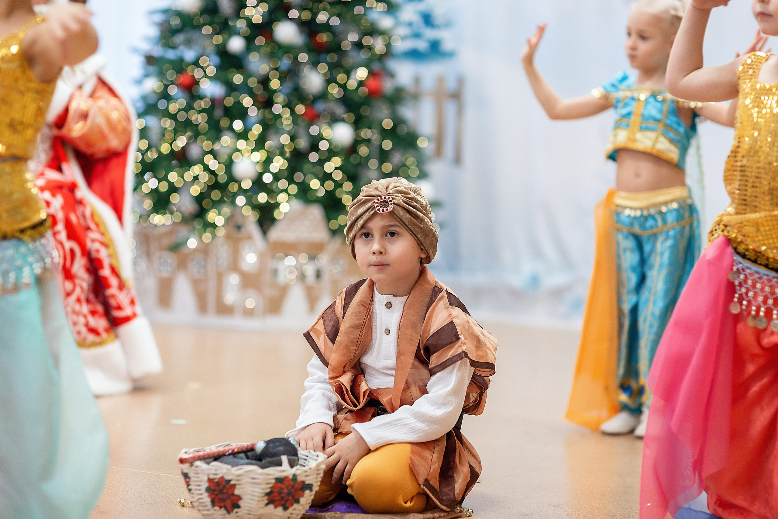 Утренник_"Веселый балаганчик» 2024. Семейный фотограф в Санкт-Петербурге