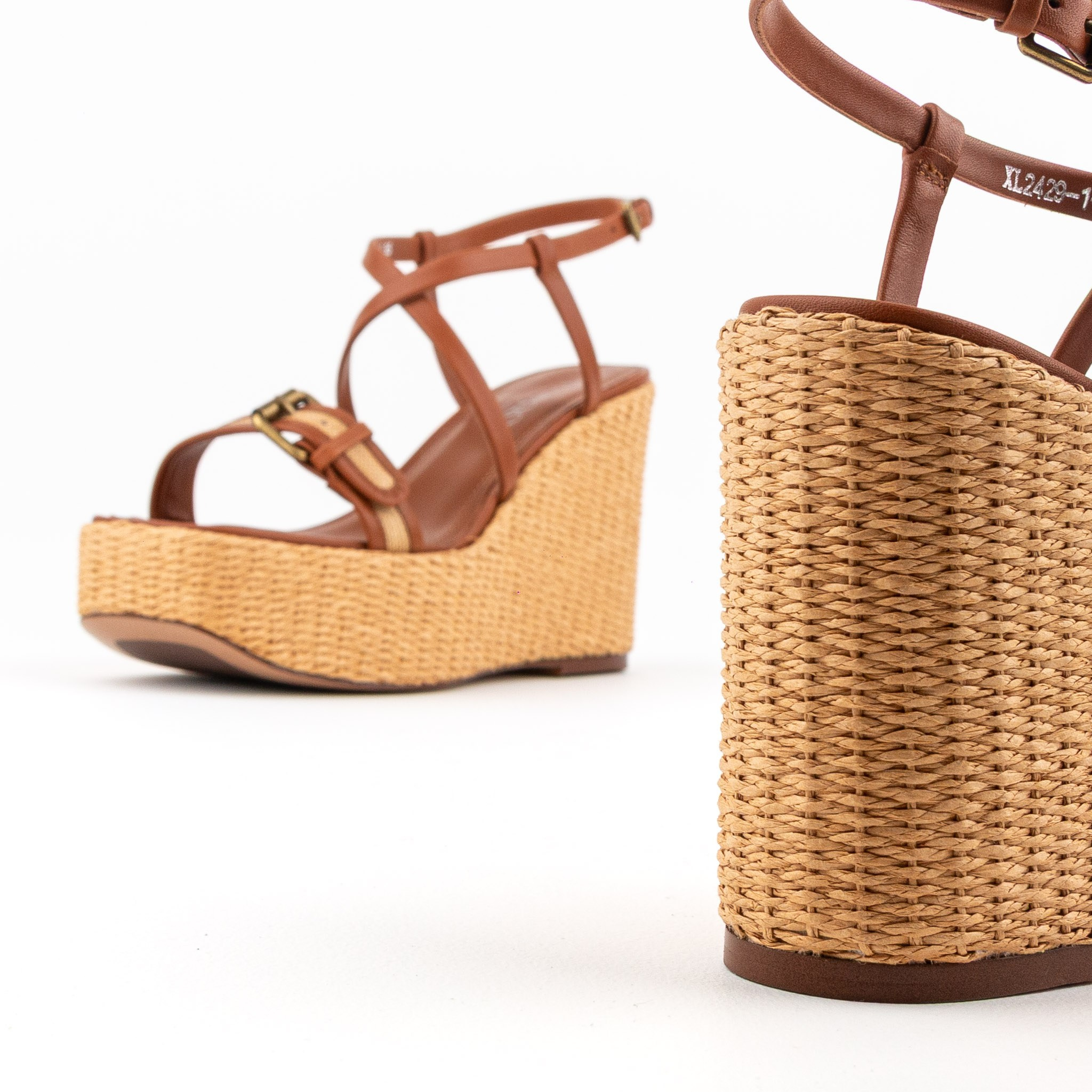 Обувь. Александр Стряпунин — предметный фотограф в Улан-Удэ