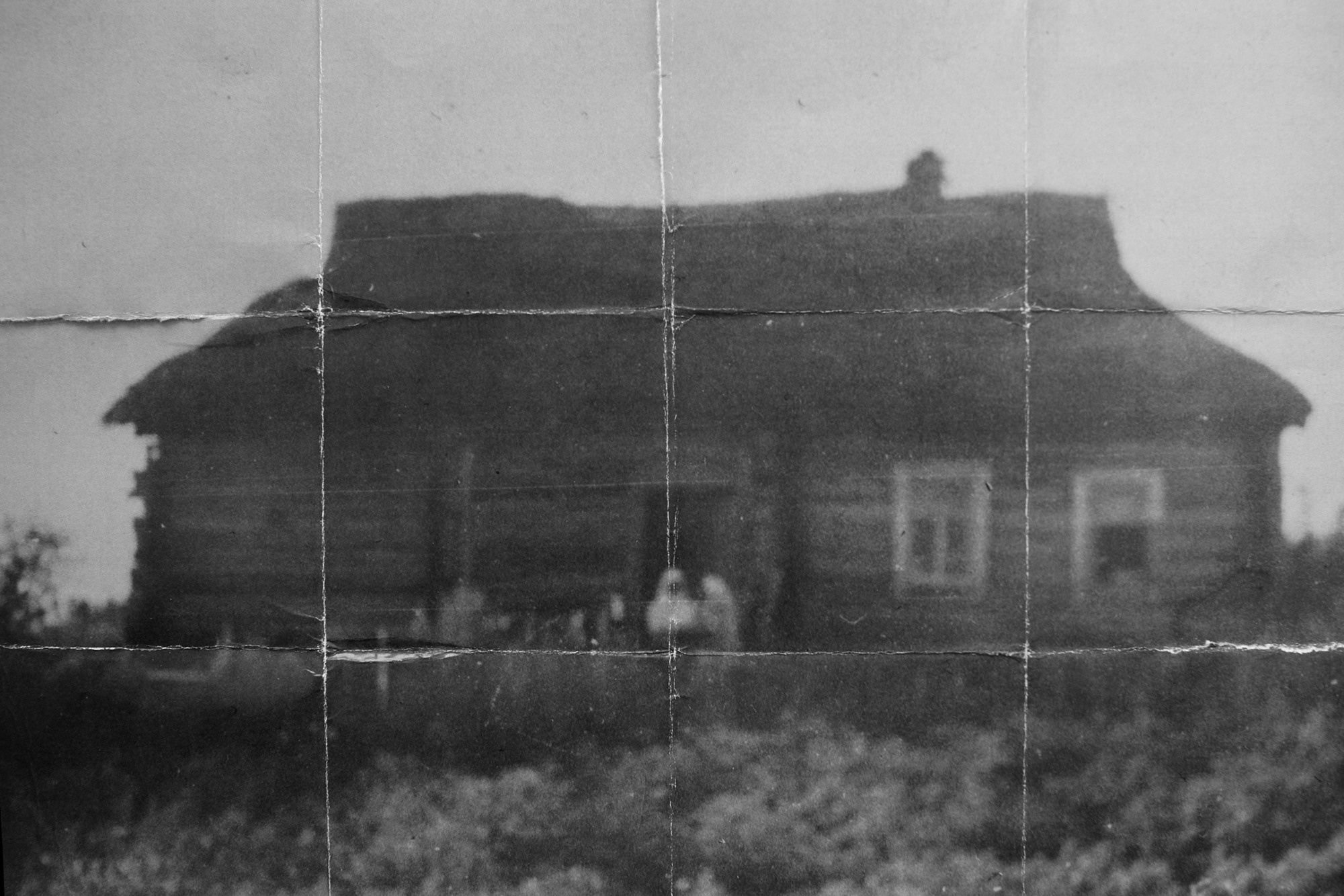 «Раскулачили. Забрали все: дом, дворовые постройки, живность. Нам ничего не оставили. Папу забрали, посадили в тюрьму, в ней он просидел двадцать один день.»