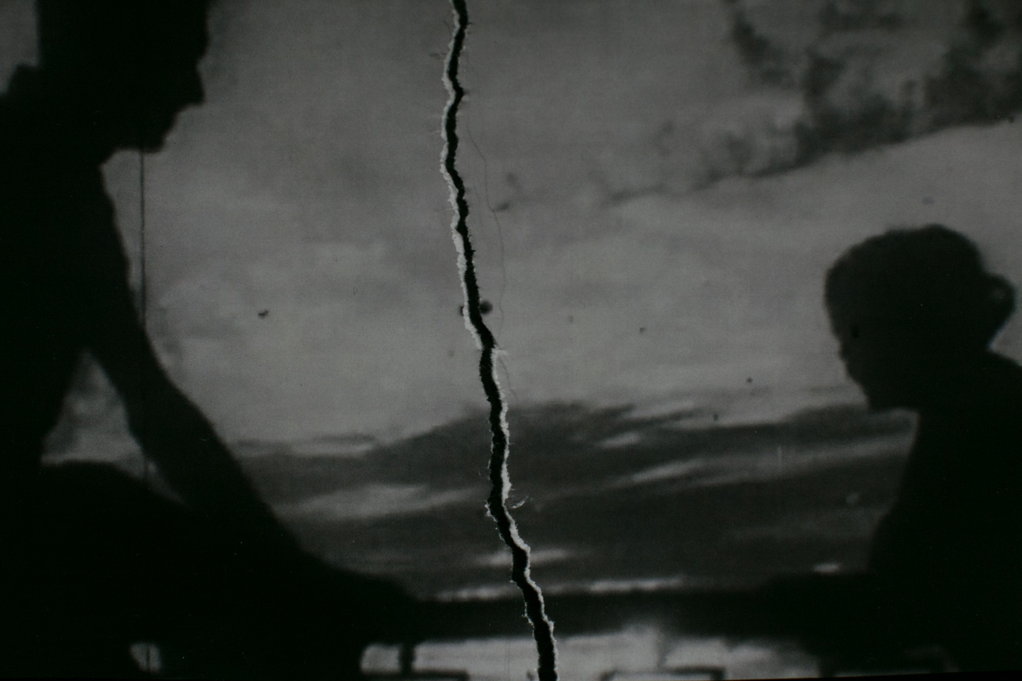 «3 сентября 1943 года.Пришла на станцию Уфа. Состав был очень длинный, он состоял из 72 вагонов, в них находилось три госпиталя. Меня дежурный офицер подвёл к вагону, в котором возили скот, и сказал старшине вагона Спивак Марусе: «Принимай пополнение». … В вагоне было уютно, с 2-х сторон нары в два этажа, солома внизу, матрацы наверху, посередине печка буржуйка, стол, табуретка, чистое ведро, помойное.…В 03.15 тронулся наш эшелон со станции Уфа. Мы запели песню: - «Прощай любимый город…»»