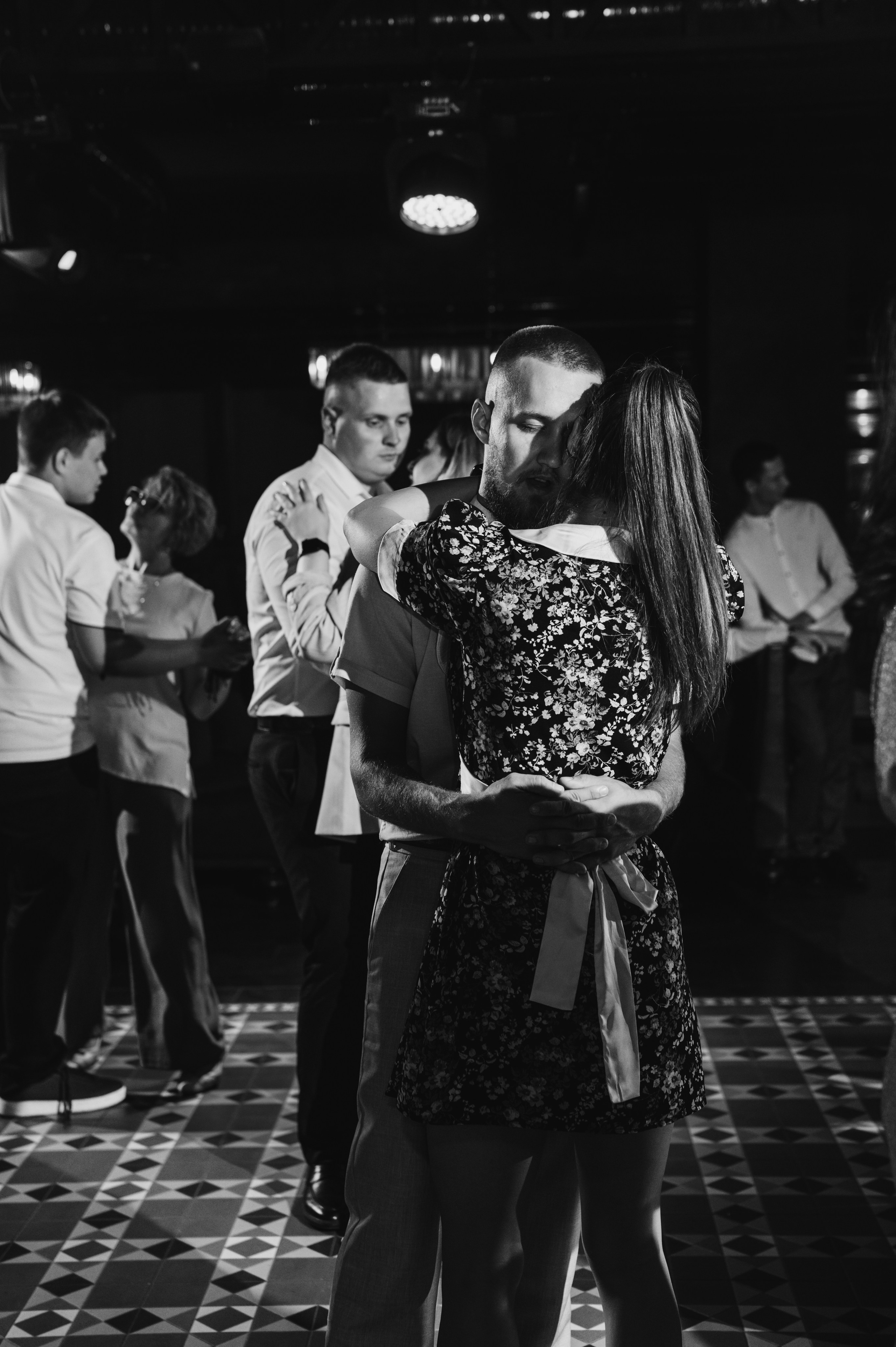 Даниил и Валерия. Черная утка. Полный день. Фотограф Екатерина Бочарникова