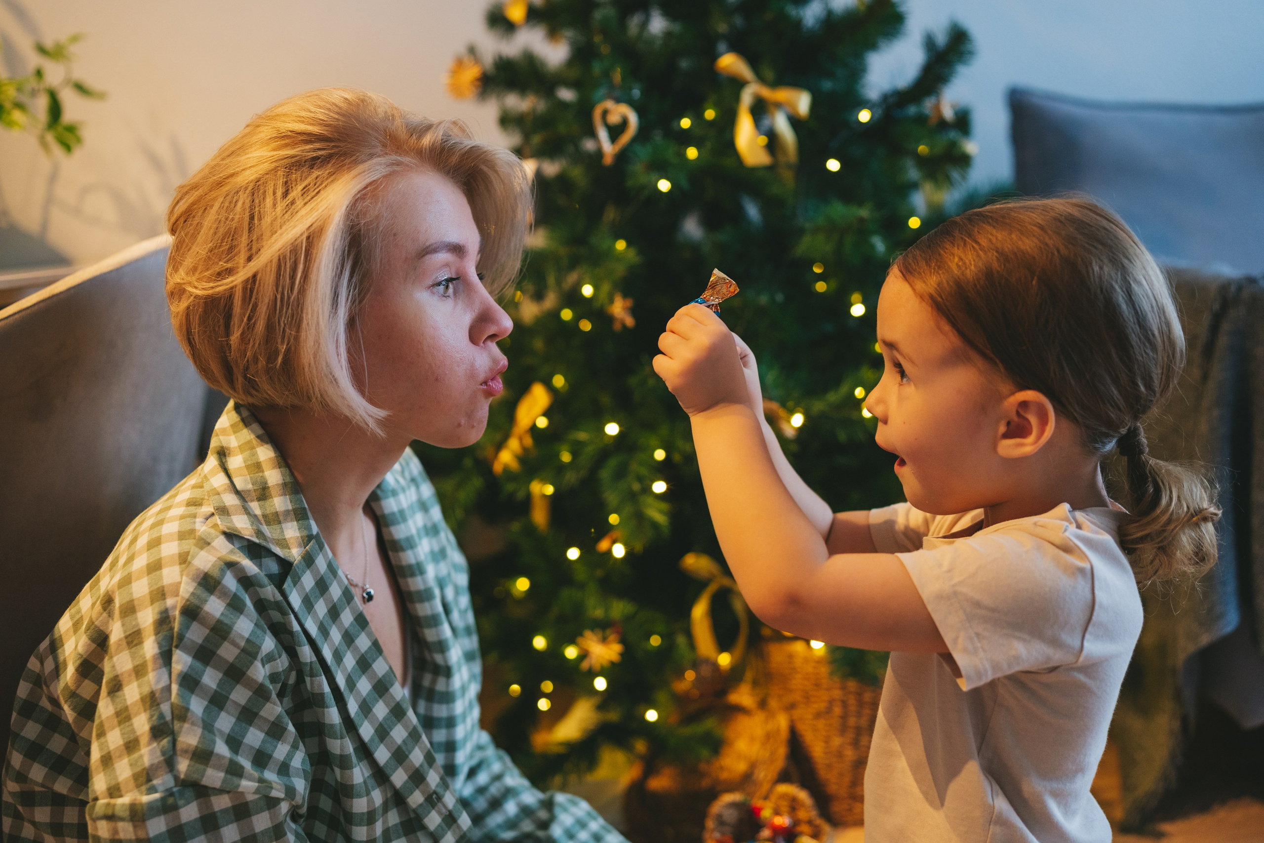 Домашняя новогодняя семейная съемка. Фотограф Екатерина Канчалаба
