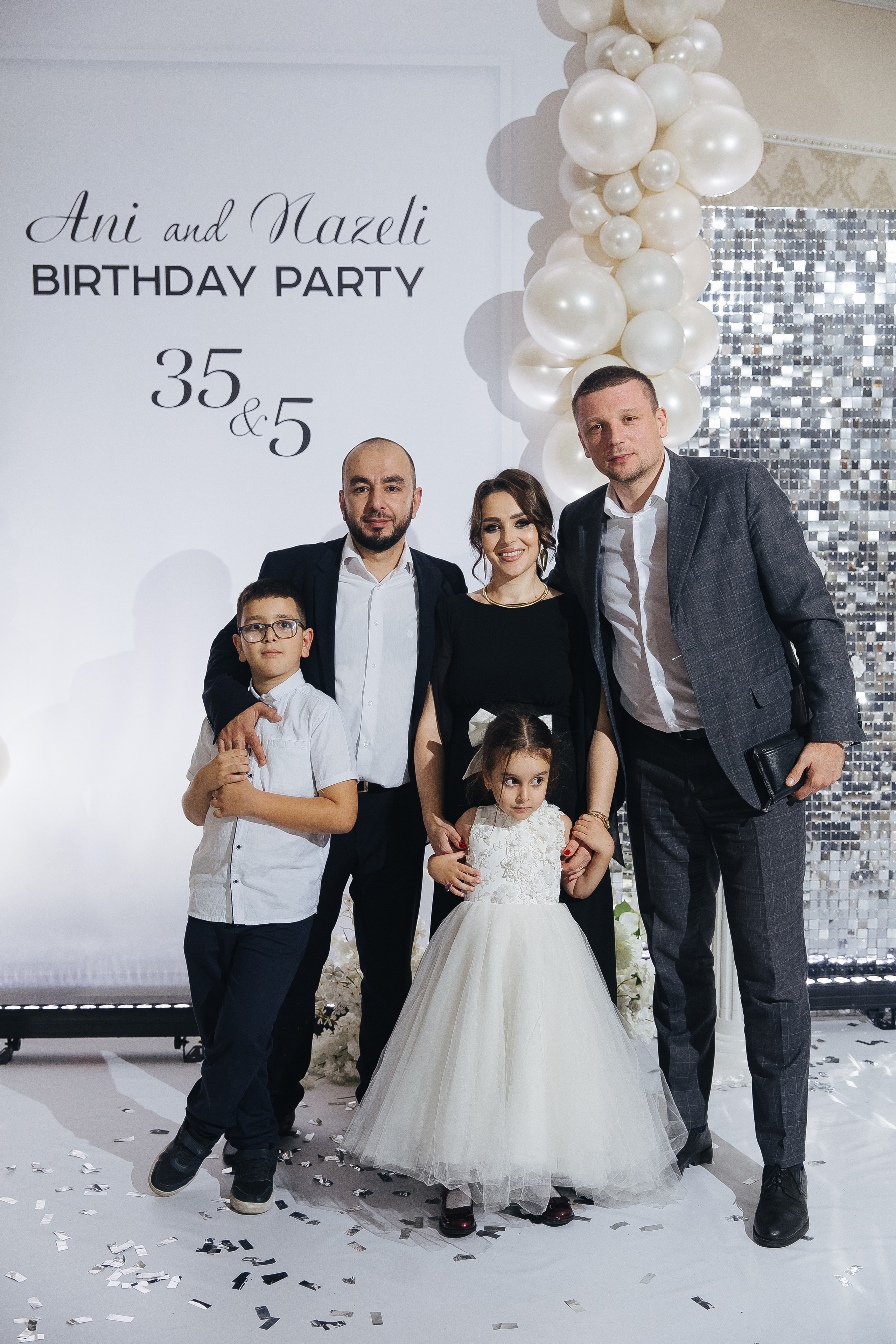 Ани и Назели. 35&5 День рождения, «Янтарь». Фотограф в Красноярске Надежда Воскресенская