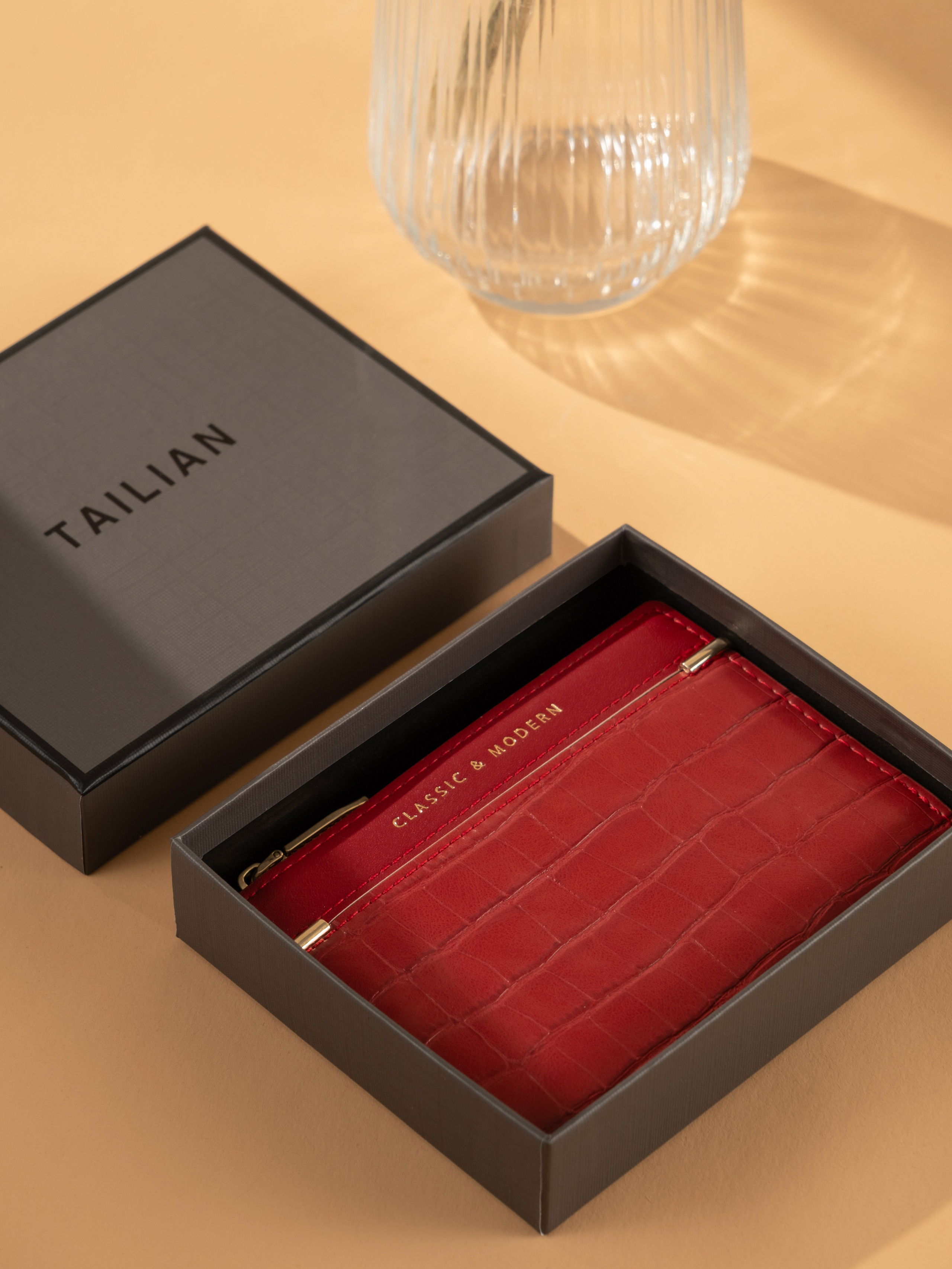 Кожгалантерея. Food и предметный фотограф Никита Алексеев