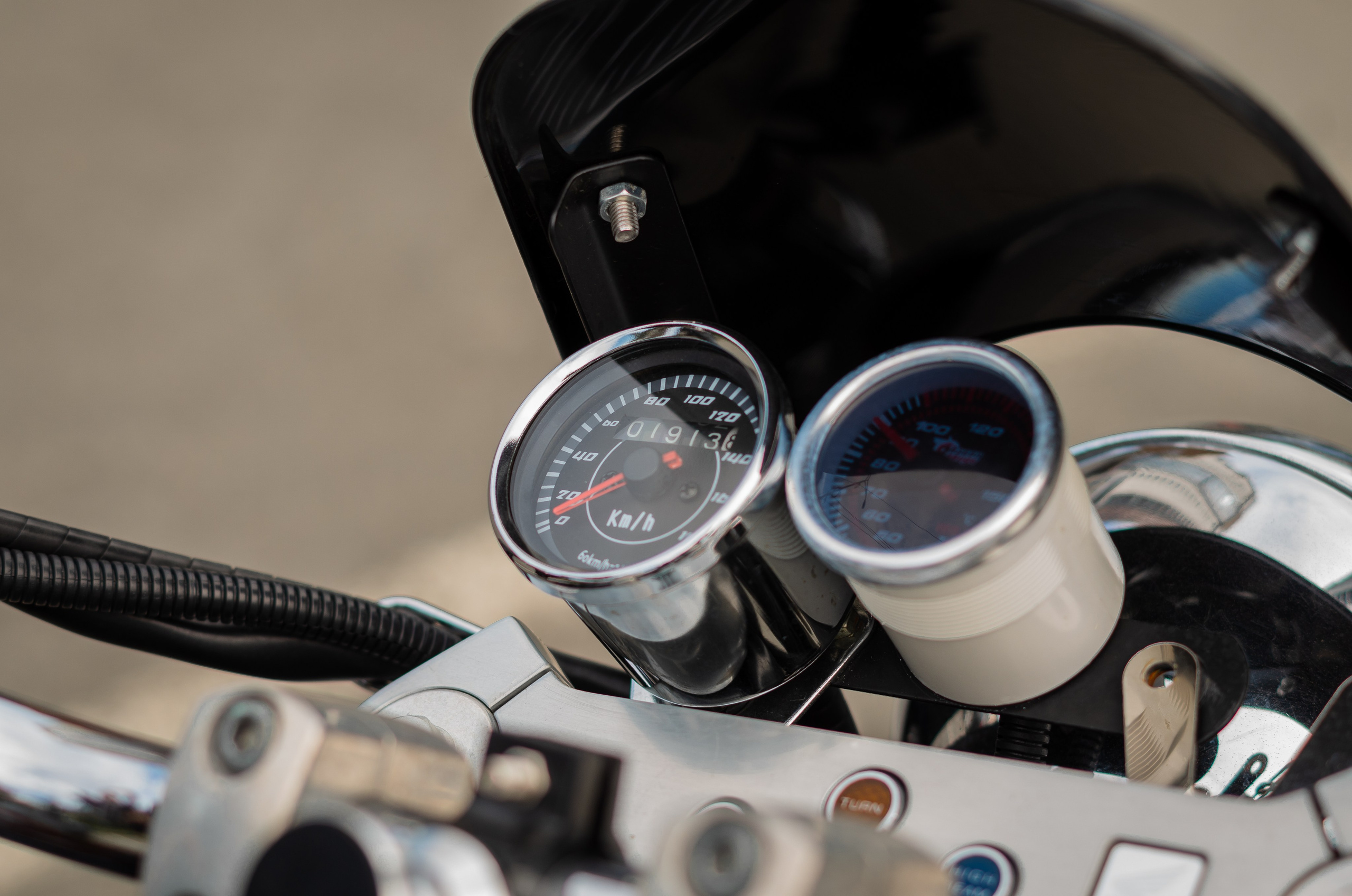 Мужской портрет: мотоцикл. Фотограф Марина Доглядная Челябинск фотосессии с лошадьми, мотоциклами