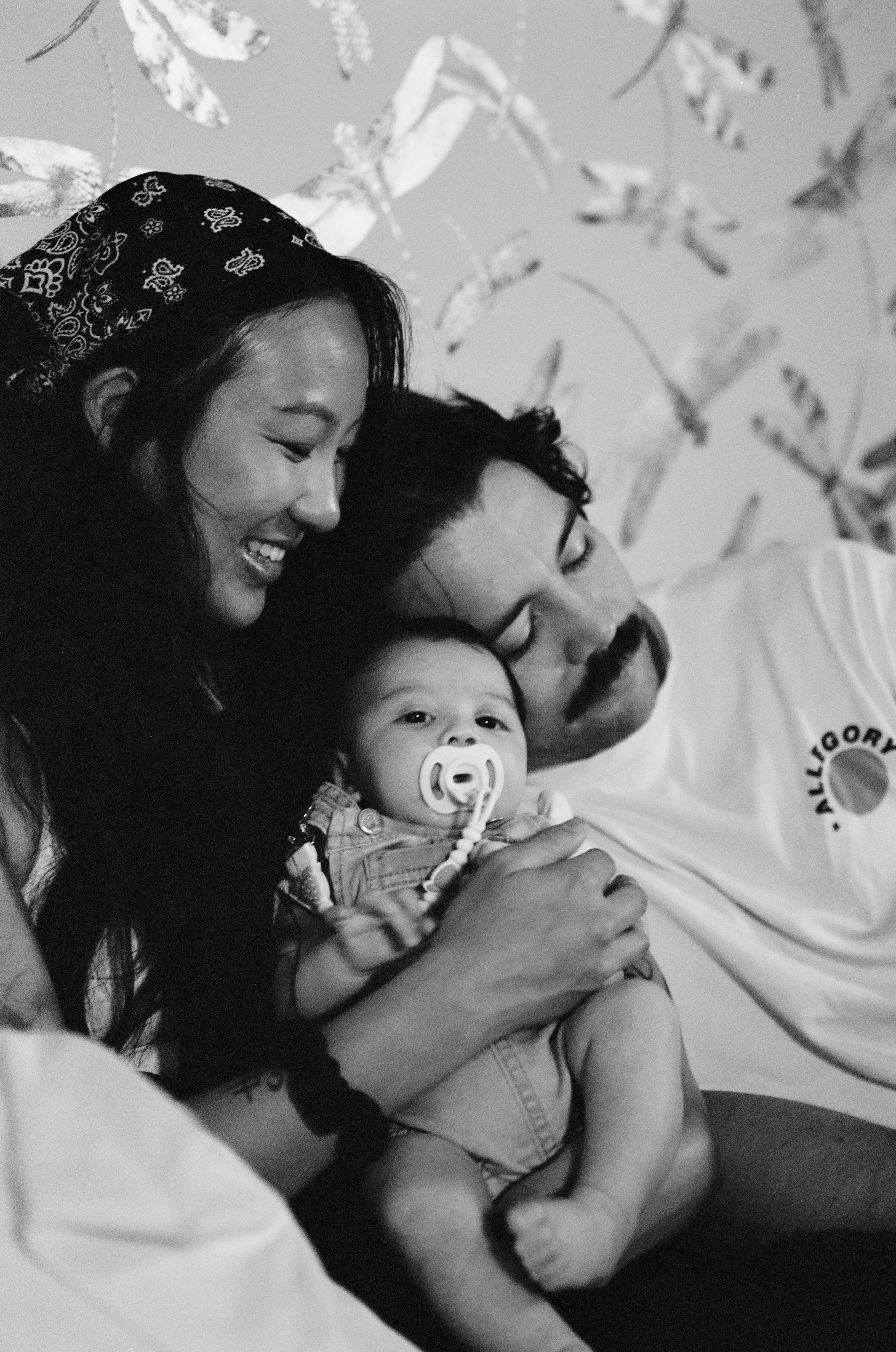Newborn. Film photographer in Los Angeles Anastasiya Pankova