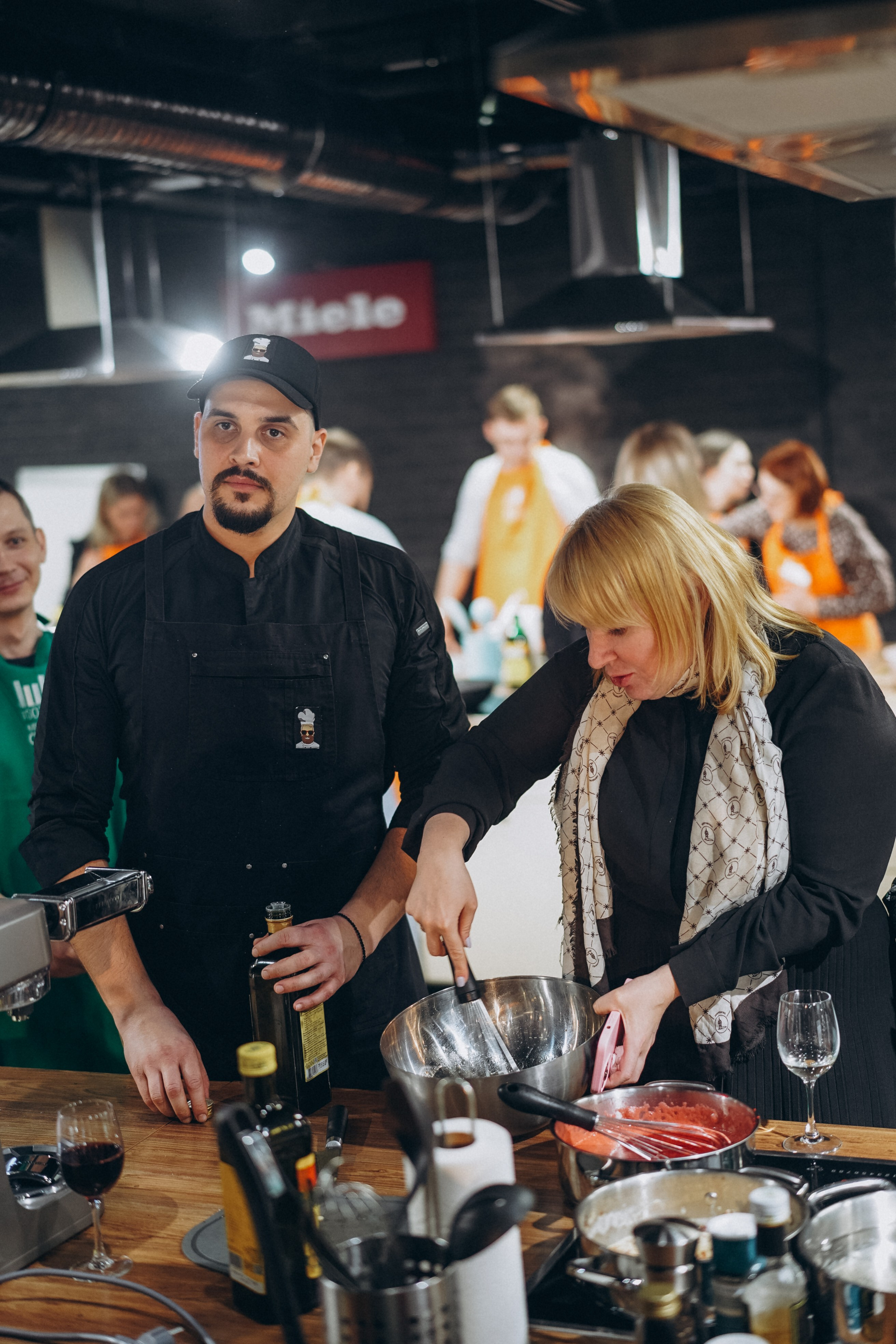 Репортаж с кулинарной студии Юлии Высоцкой. Портретный фотограф в Москве Илья Корненков