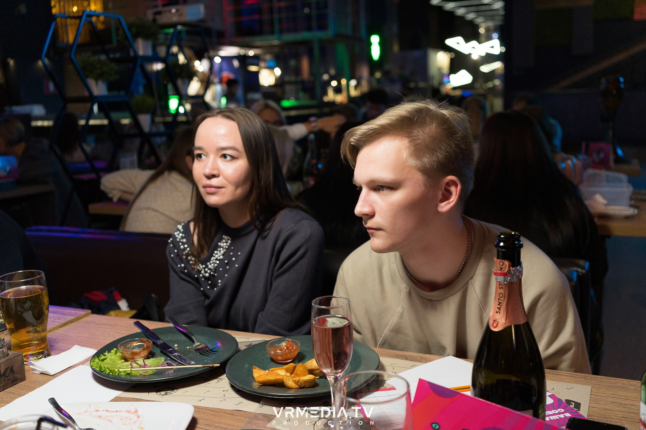 WoW QuiZ в баре «Друзья»