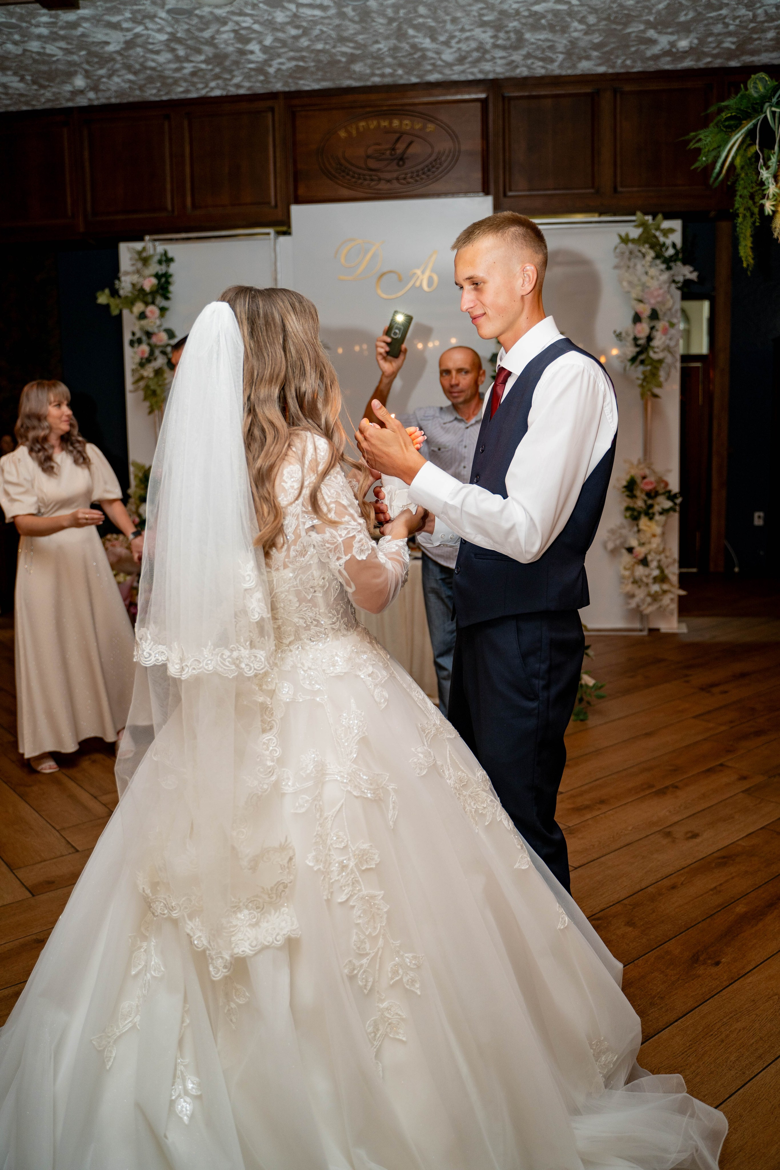 Данил и Анастасия. Видеосьемка, фотосьемка свадеб, юбилеев, утренников в Краснодарском кр