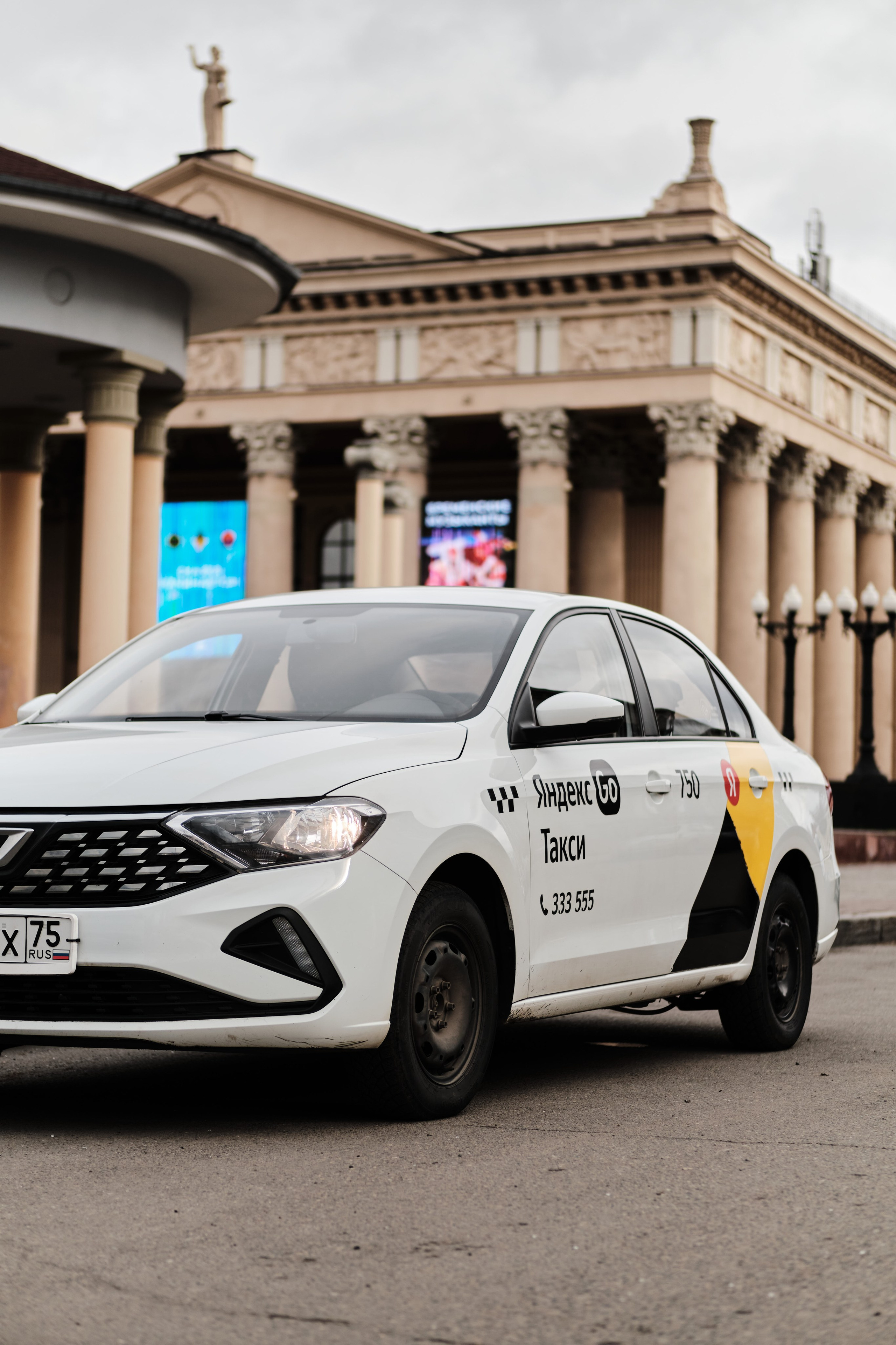 Новый автопарк Яндекс такси в Новокузнецке. Свадебный и семейный фотограф в Новокузнецке Иван Иванов