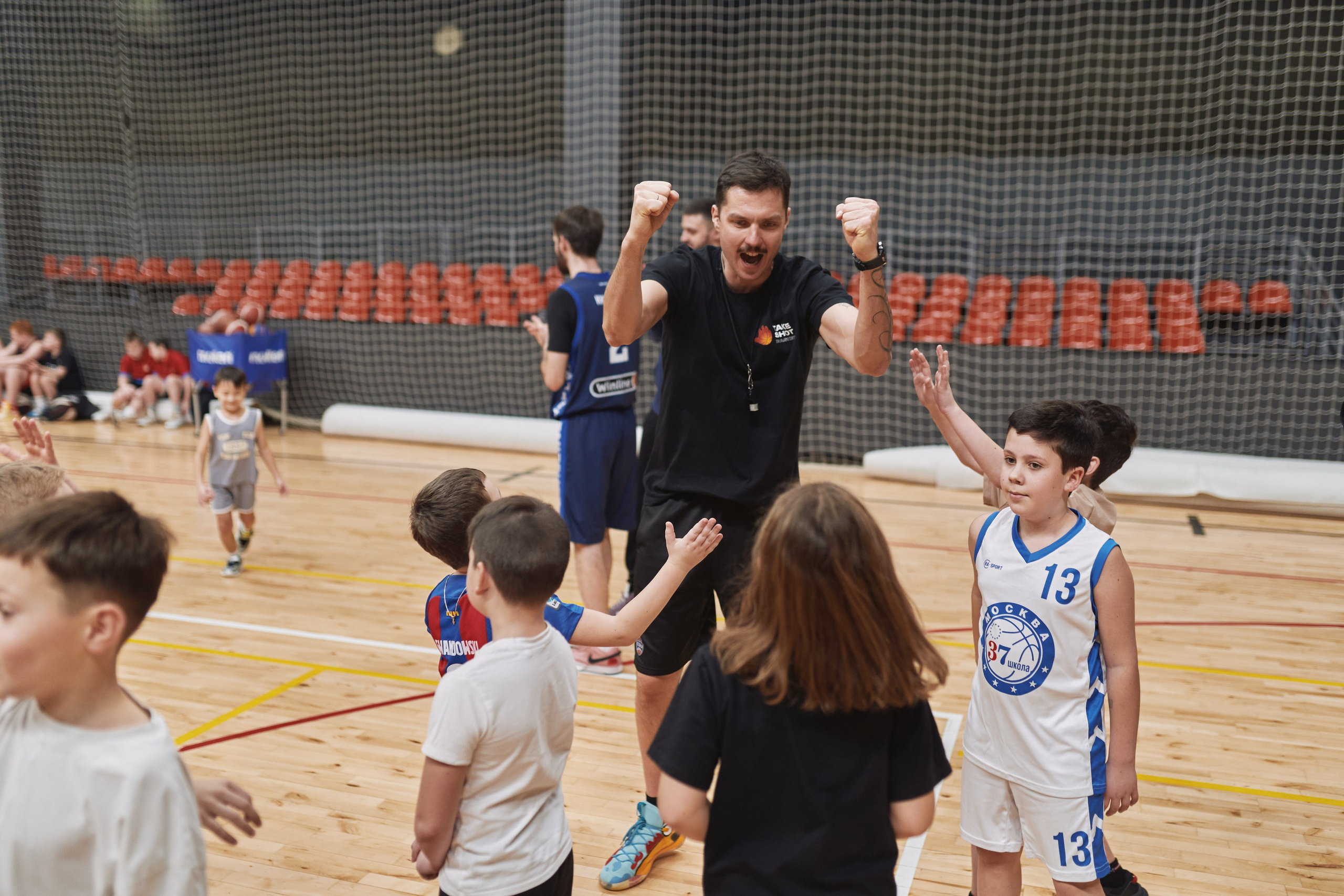 Новогодний баскетбол 2025. Детская лига. Евгений Бреча. Коммерческий и бэкстейдж фотограф в Москве