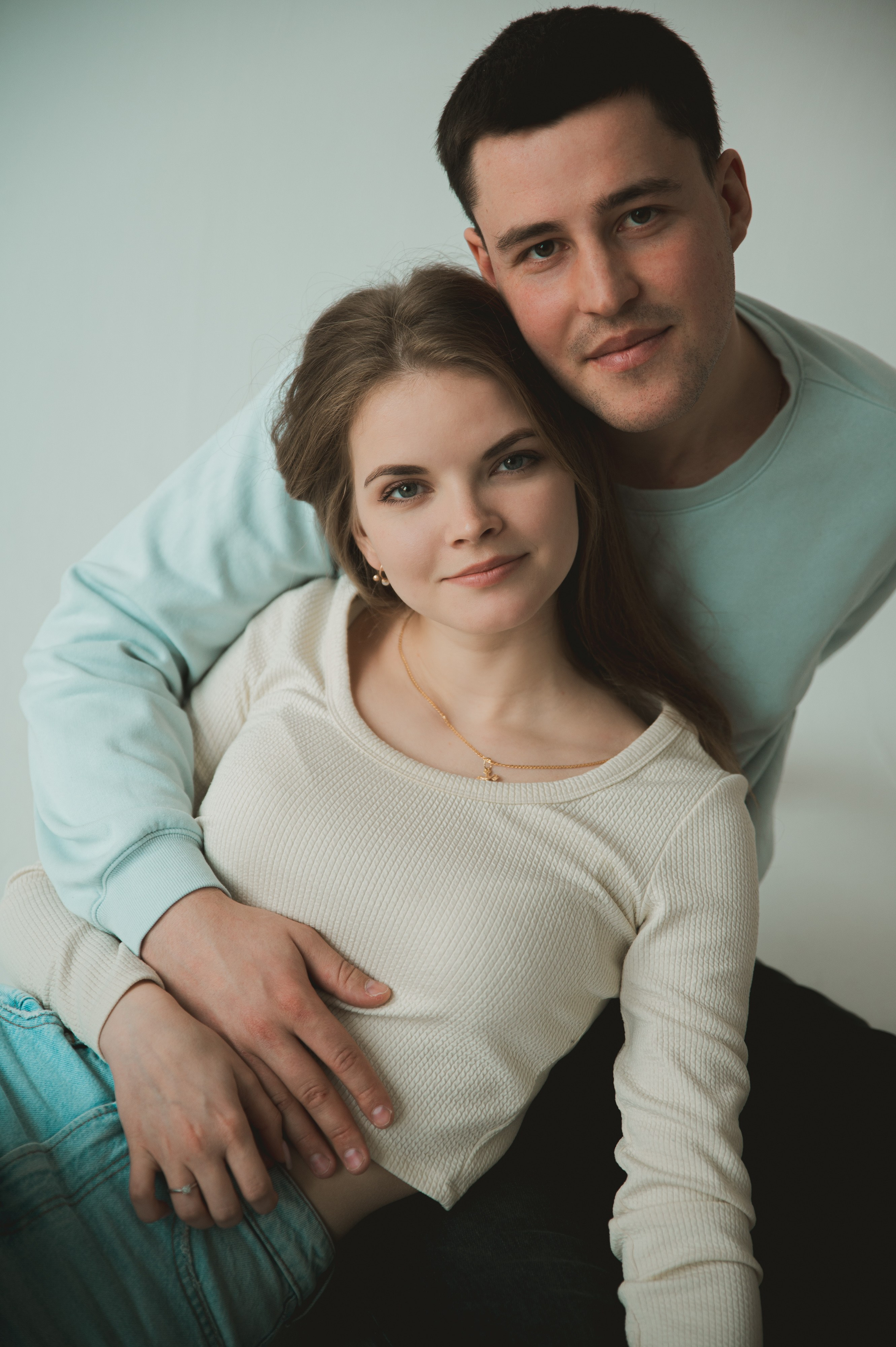 Предсвадебная лавстори в студии в Москве. Свадебный и портретный фотограф в Москве Жердев Даниил