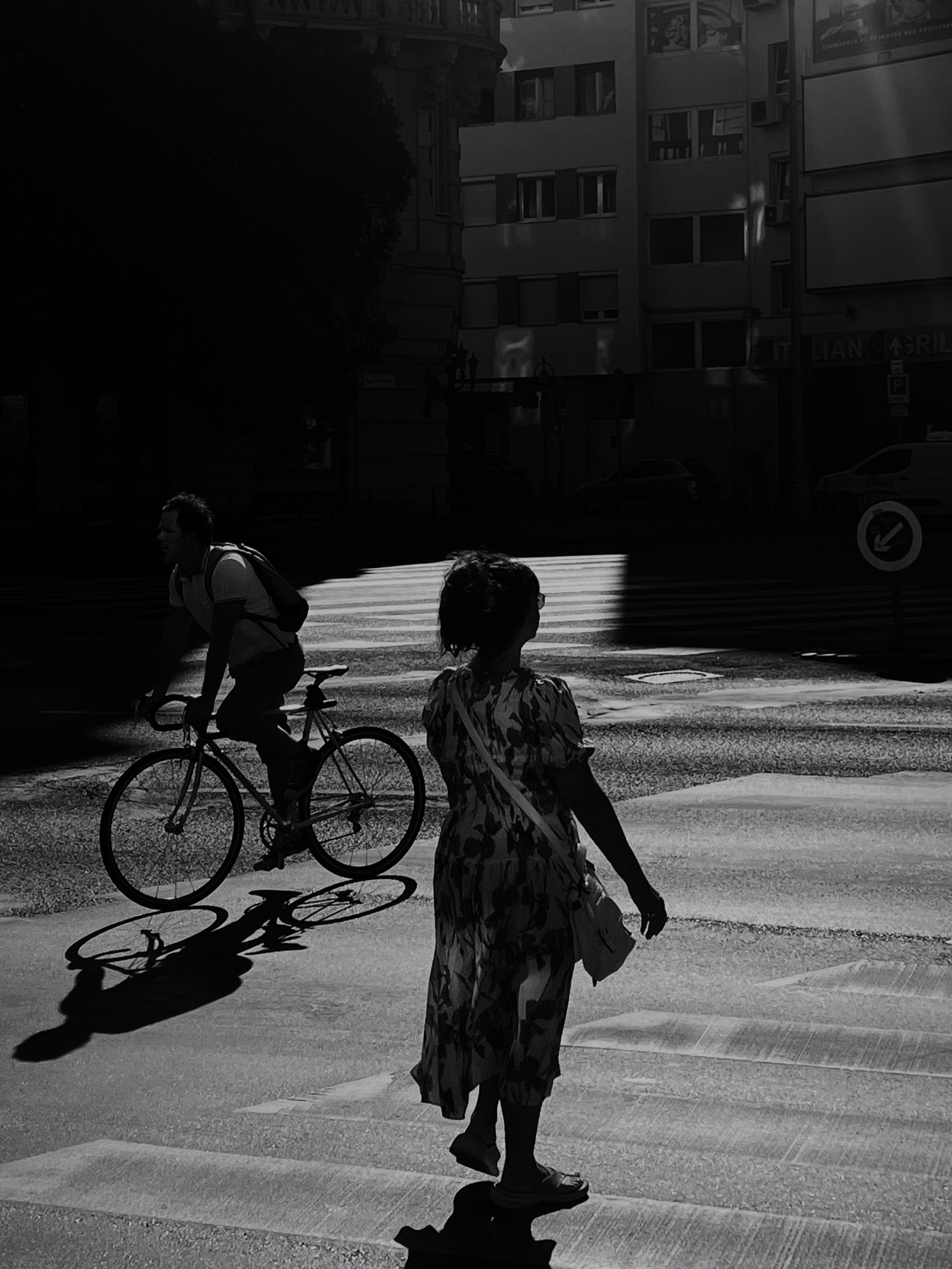 STREET PHOTOGRAPHY. Photographer in Budapest  — Yura Knyazev