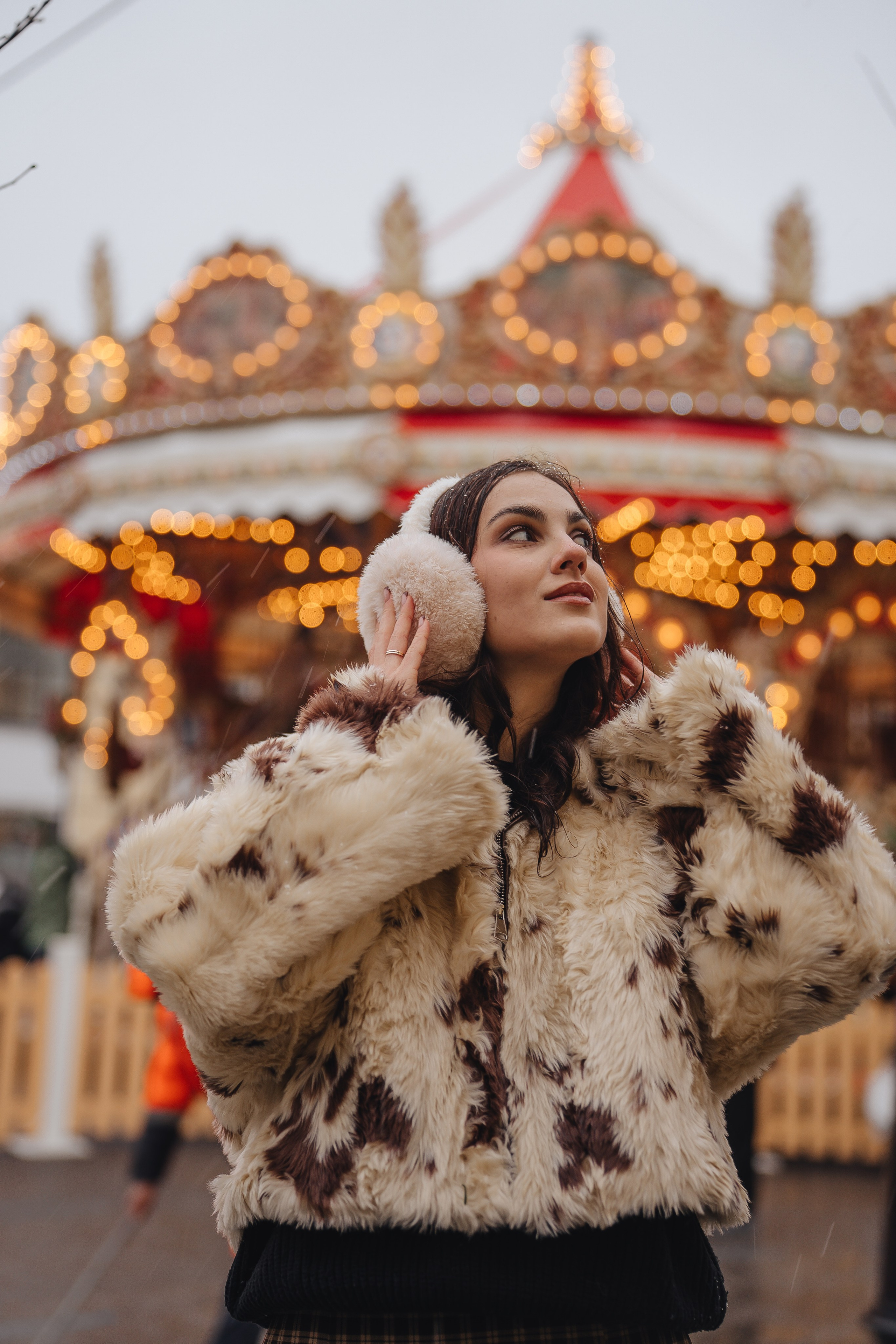 ПРОГУЛКА НА МАНЕЖНОЙ ПЛОЩАДИ ДЛЯ ДЕВУШКИ ПЕРЕД НОВЫМ ГОДОМ (НОВОГОДНЯЯ ФОТОСЕССИИЯ НА МАНЕЖНОЙ ПЛОЩАДИ). Профессиональный фотограф, Санкт-Петербург — Виктория Богомолова
