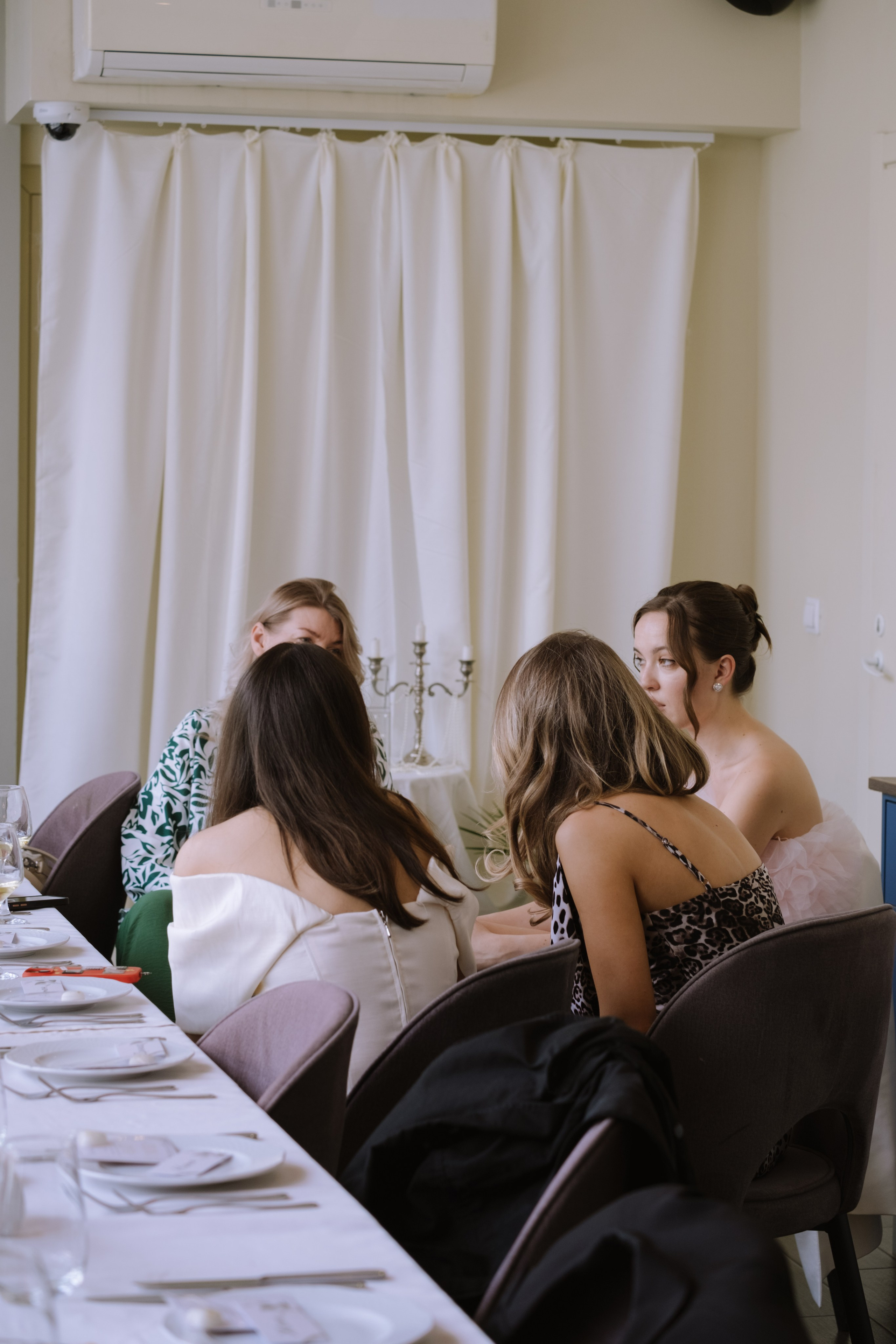 СВАДЕБНЫЙ БАНКЕТ НА ВЛАДИМИРСКОЙ В САНКТ-ПЕТЕРБУРГЕ (КАМЕРНАЯ СВАДЬБА). Профессиональный фотограф, Санкт-Петербург — Виктория Богомолова