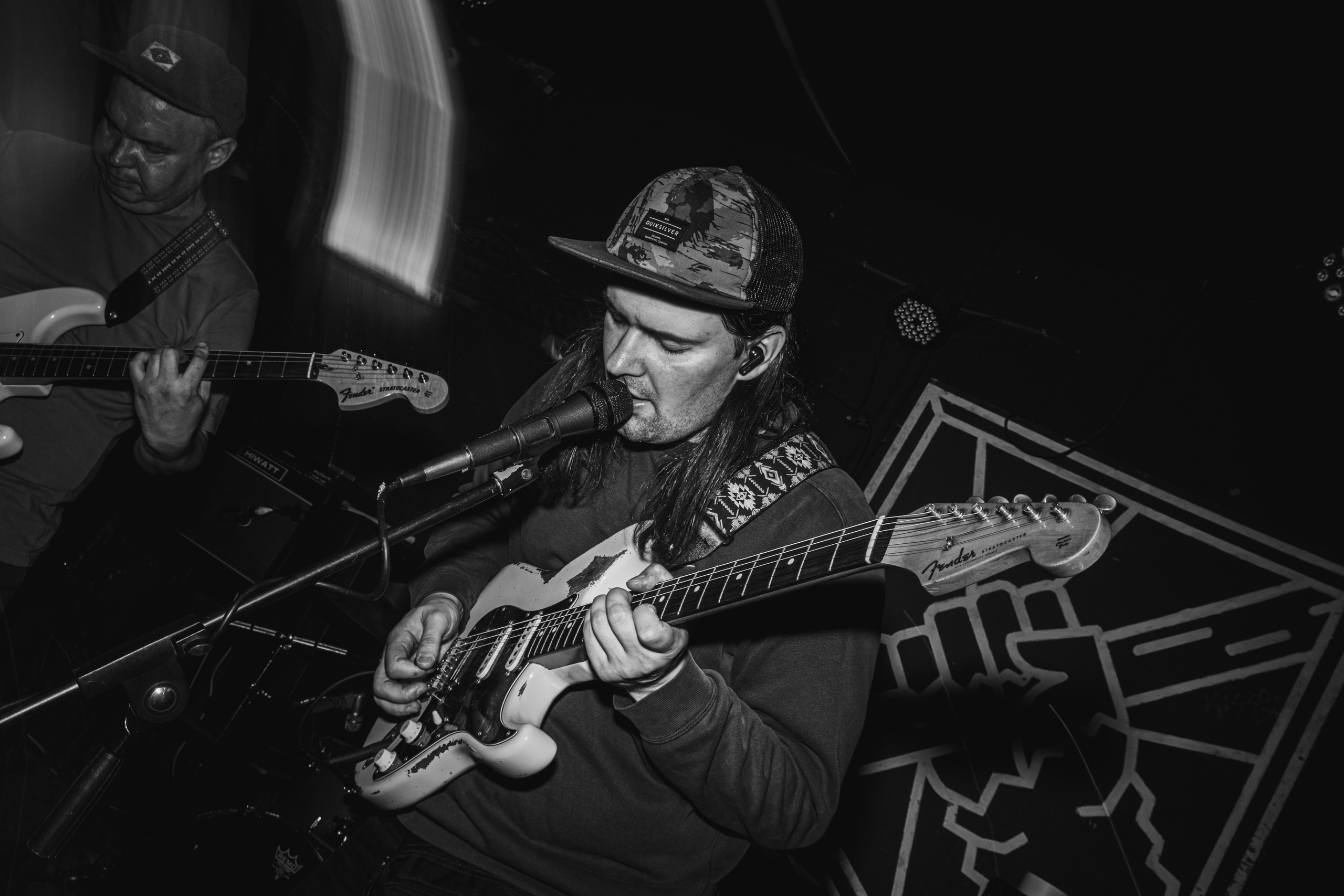 Ютани & о т м е ж & Вещи в картонной коробке 08.08.2025. Репортажный фотограф в Москве Legiodot