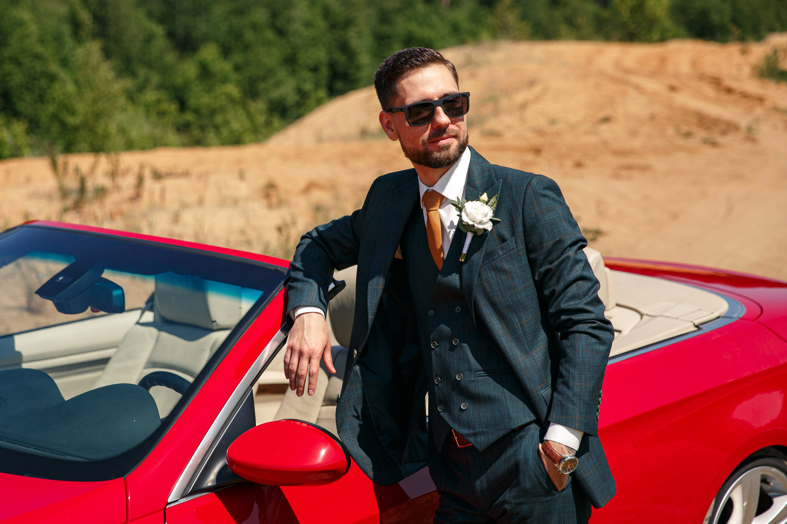 Свадебная фотосессия с кабриолетом и в загородном клубе Artiland. Свадебный фотограф Москва и МО Сергей Киржаев