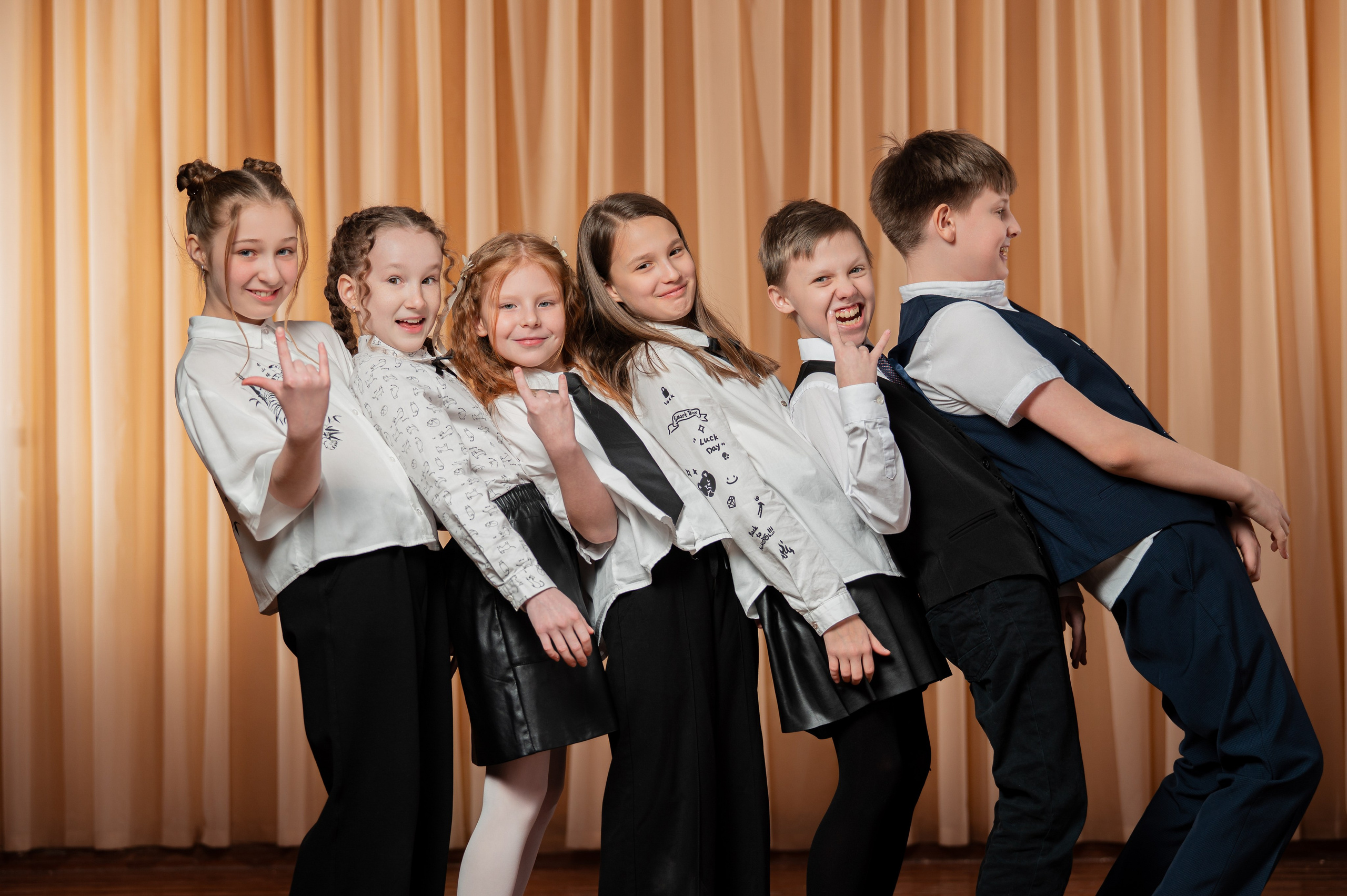 Современные выпускные альбомы / Киров. Фотограф/видеоограф в Санкт-Петербурге Денисов Иван